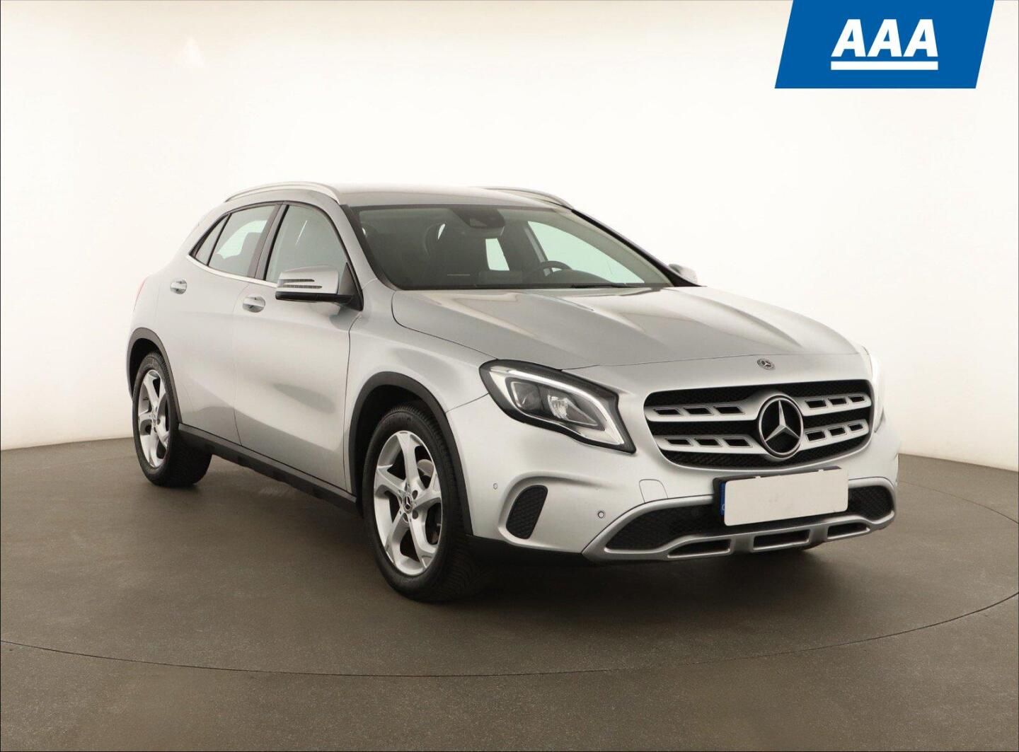 Mercedes-Benz GLA, 180, Kůže, Navi, Tempomat