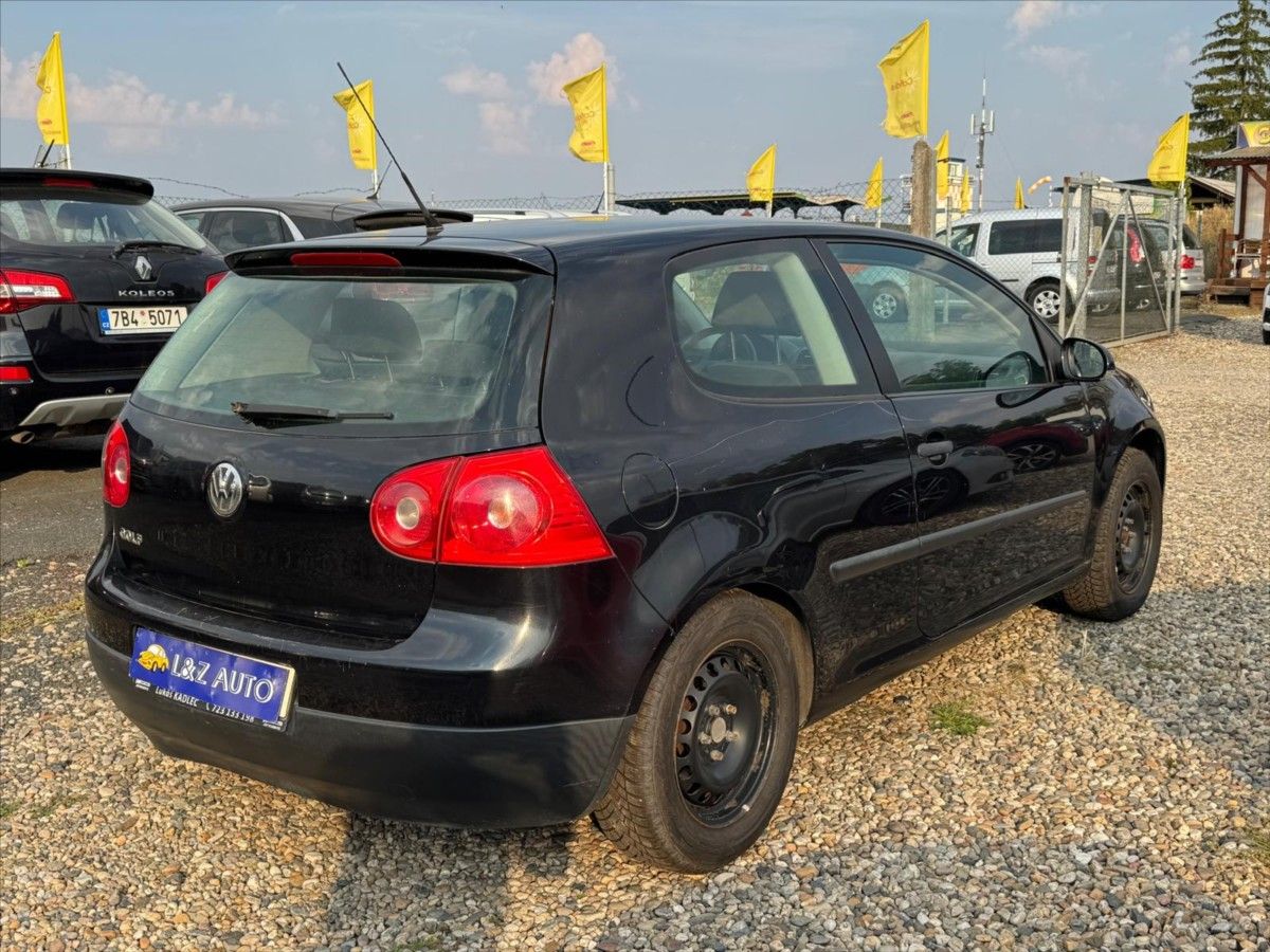 Volkswagen Golf, 1,4 16V Trendline - fotka 6