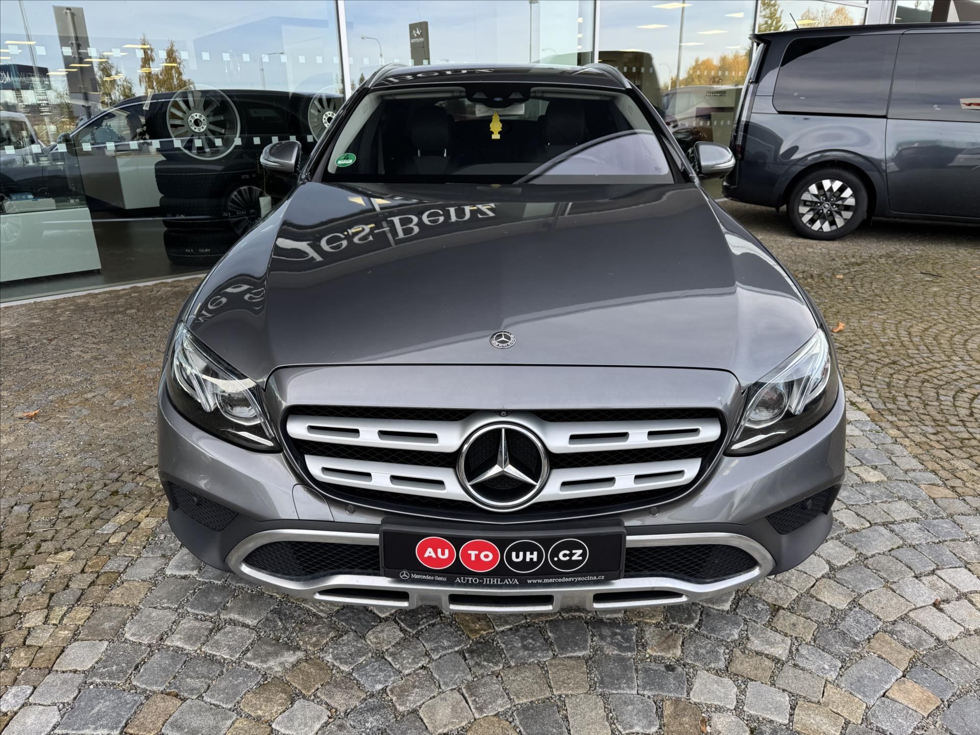 Mercedes-Benz Třídy E, E 220d 4M All-terrain - fotka 2
