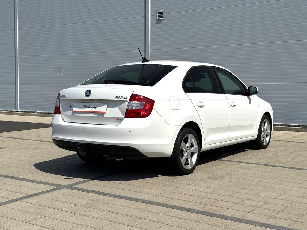 Škoda Rapid, Elegance 1.6 TDI 77 kW - fotka 5