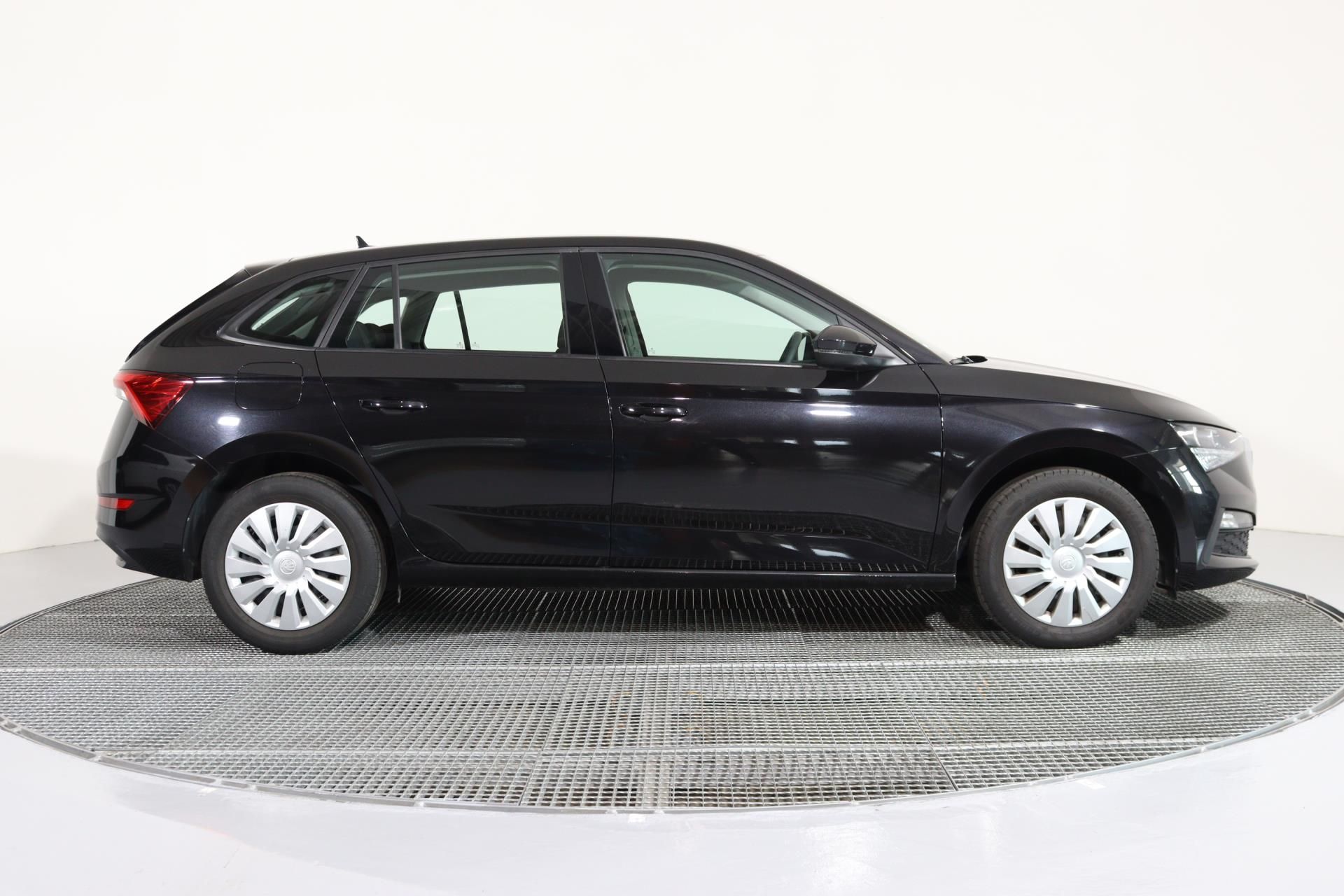 Škoda Scala, 1,0 TSI ACTIVE/ LED SVĚTLA - fotka 3