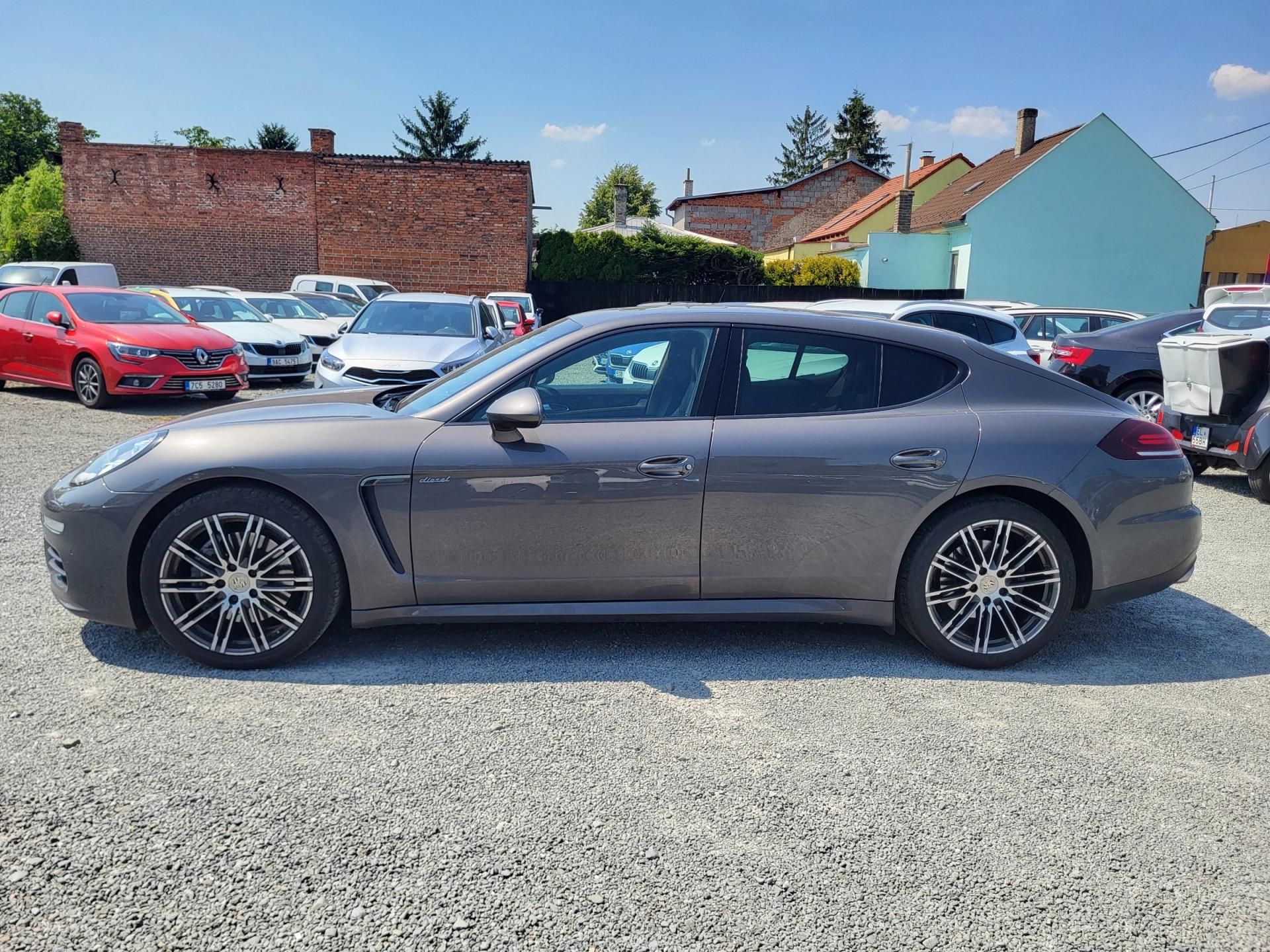 Porsche Panamera, Diesel 3.0 V6 221kW - fotka 2