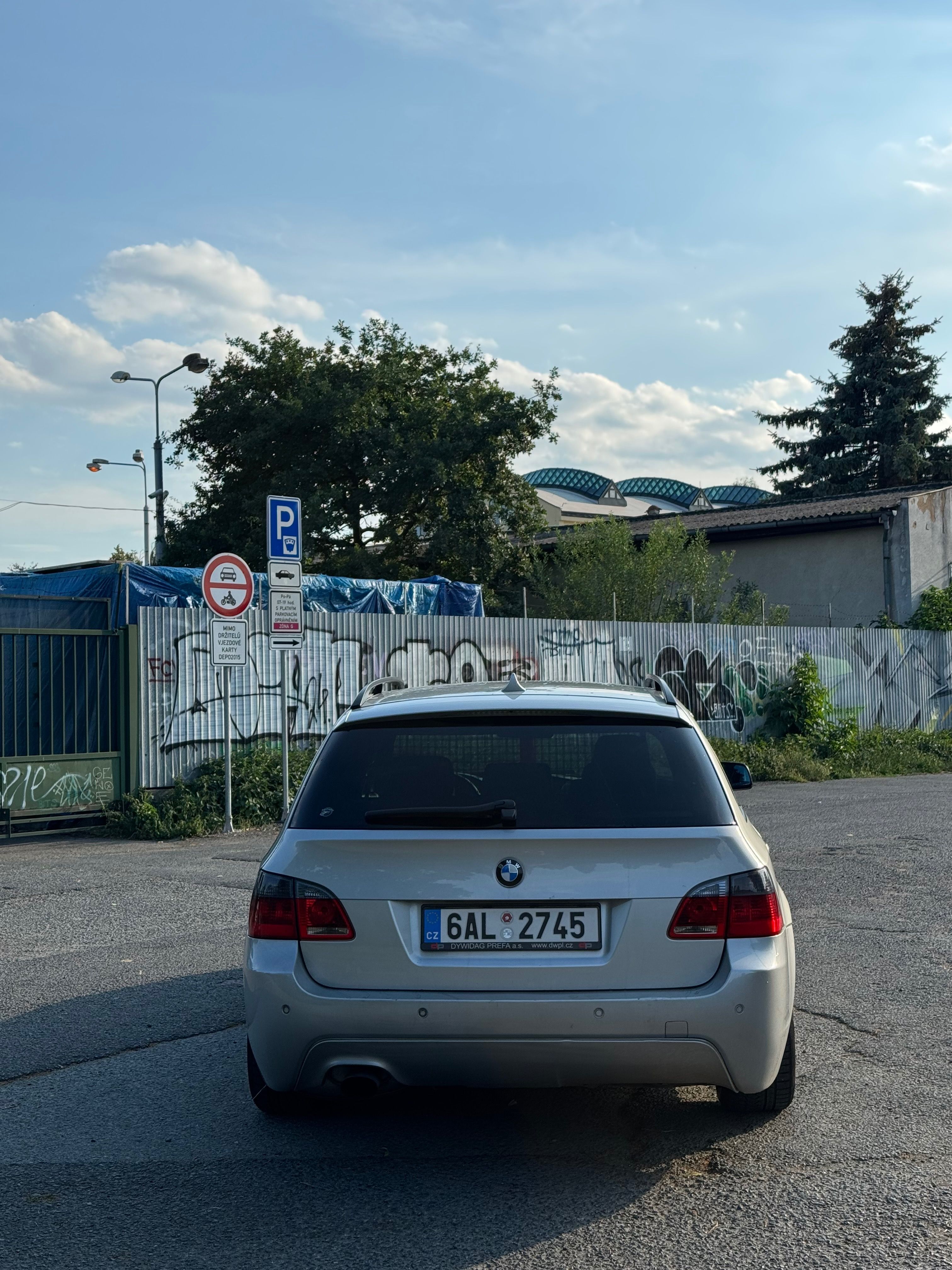 BMW Řada 5, E61 520d Mpaket manuál 6q - fotka 4