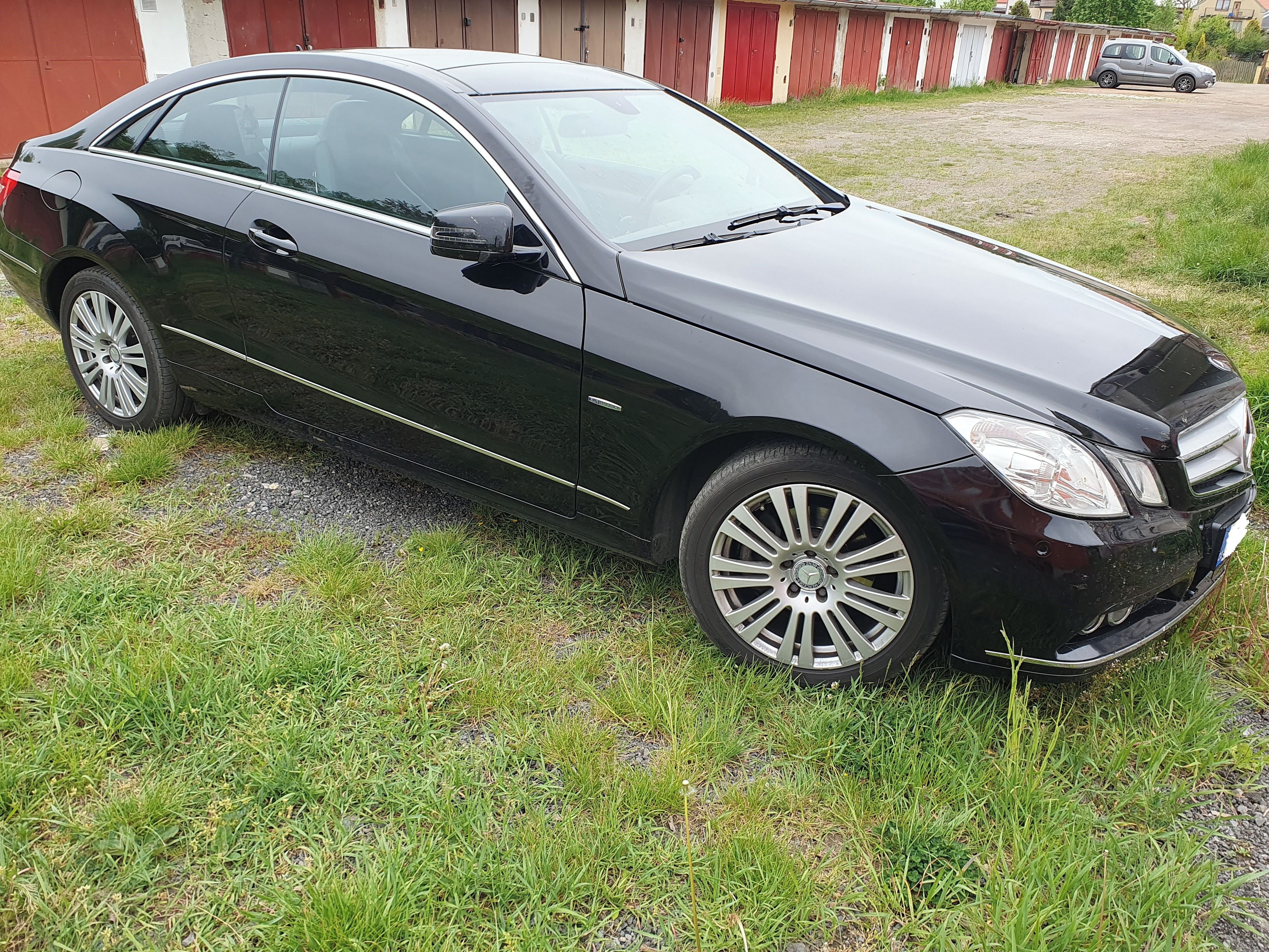 Mercedes-Benz Třídy E, E 250 kupé - fotka 2