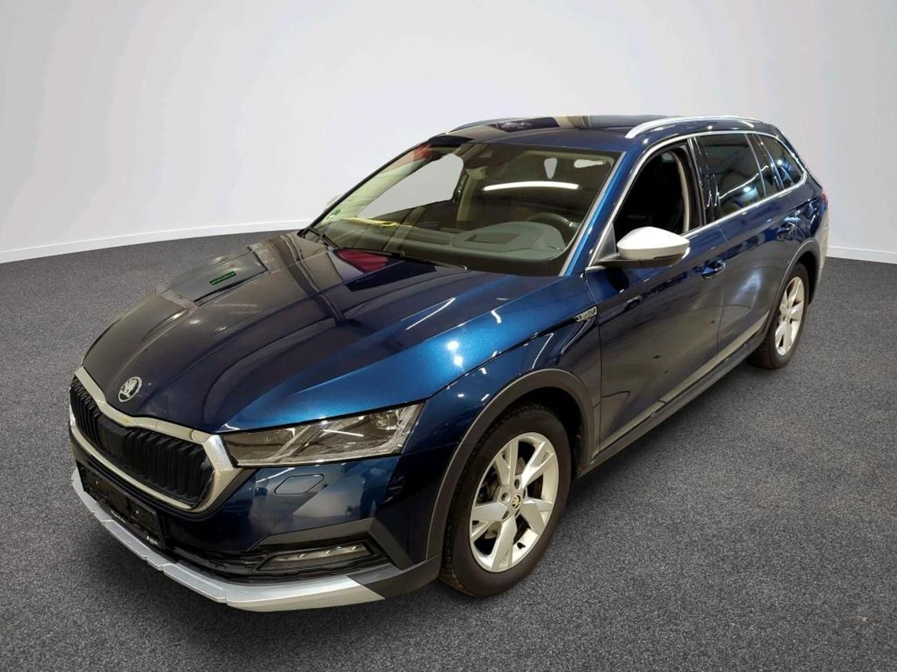 Škoda Octavia, Combi Scout TDi 147kw DSG 4x4 - fotka 2