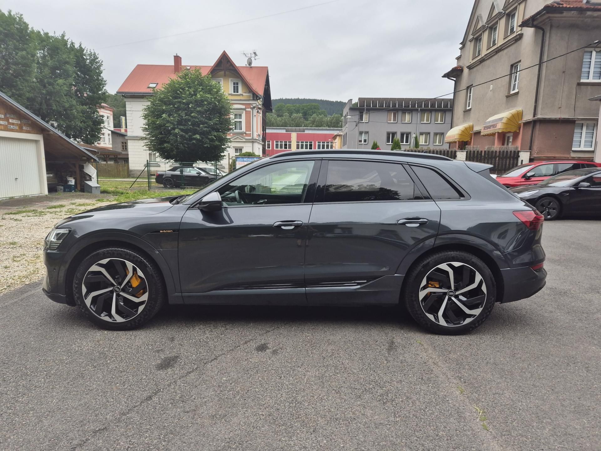 Audi e-tron, 55 QUATTRO 300kw 21ALU - fotka 6