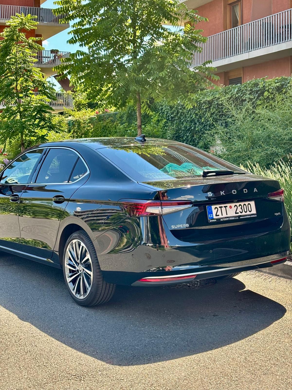 Škoda Superb, 2.0 TDI, 142KW, DSG, L&K, ČR - fotka 3