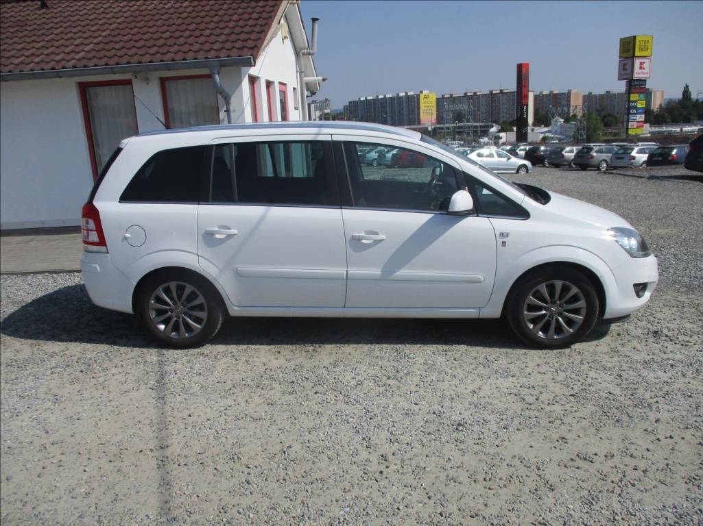 Opel Zafira, 2,2 i, klima,serv.kn,7míst, - fotka 5