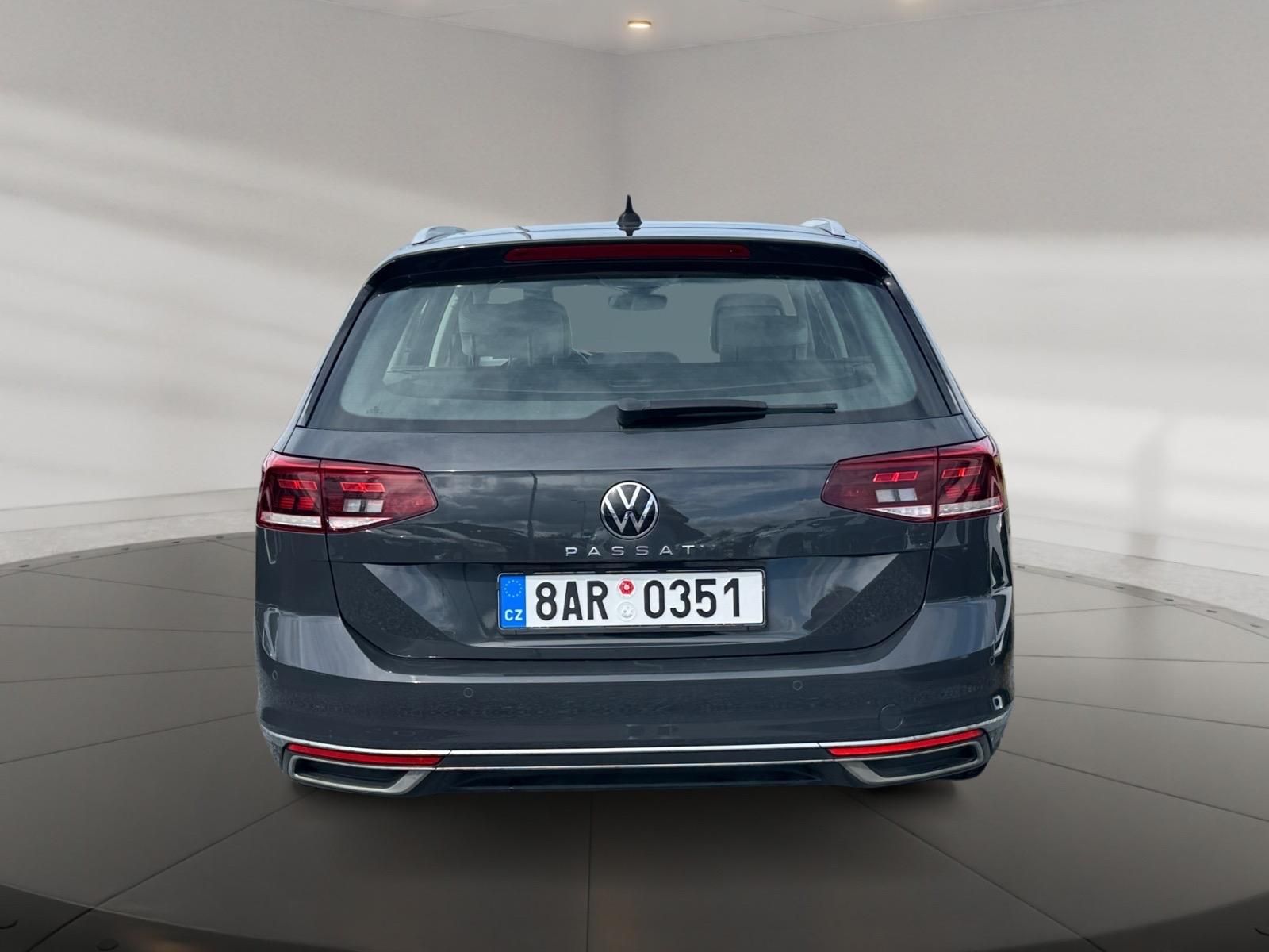 Volkswagen Passat Variant, ELEGANCE 2.0TDI 110kW CZ DPH - fotka 5