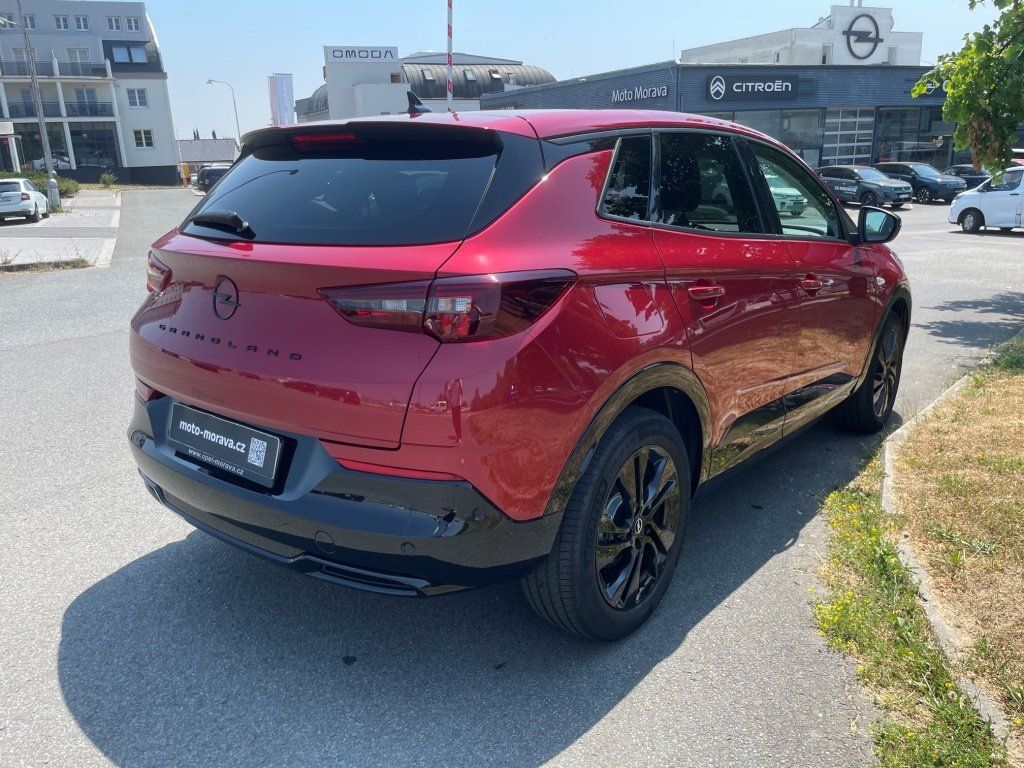 Opel Grandland, GS 1,2 Turbo AT8, ČR - fotka 5
