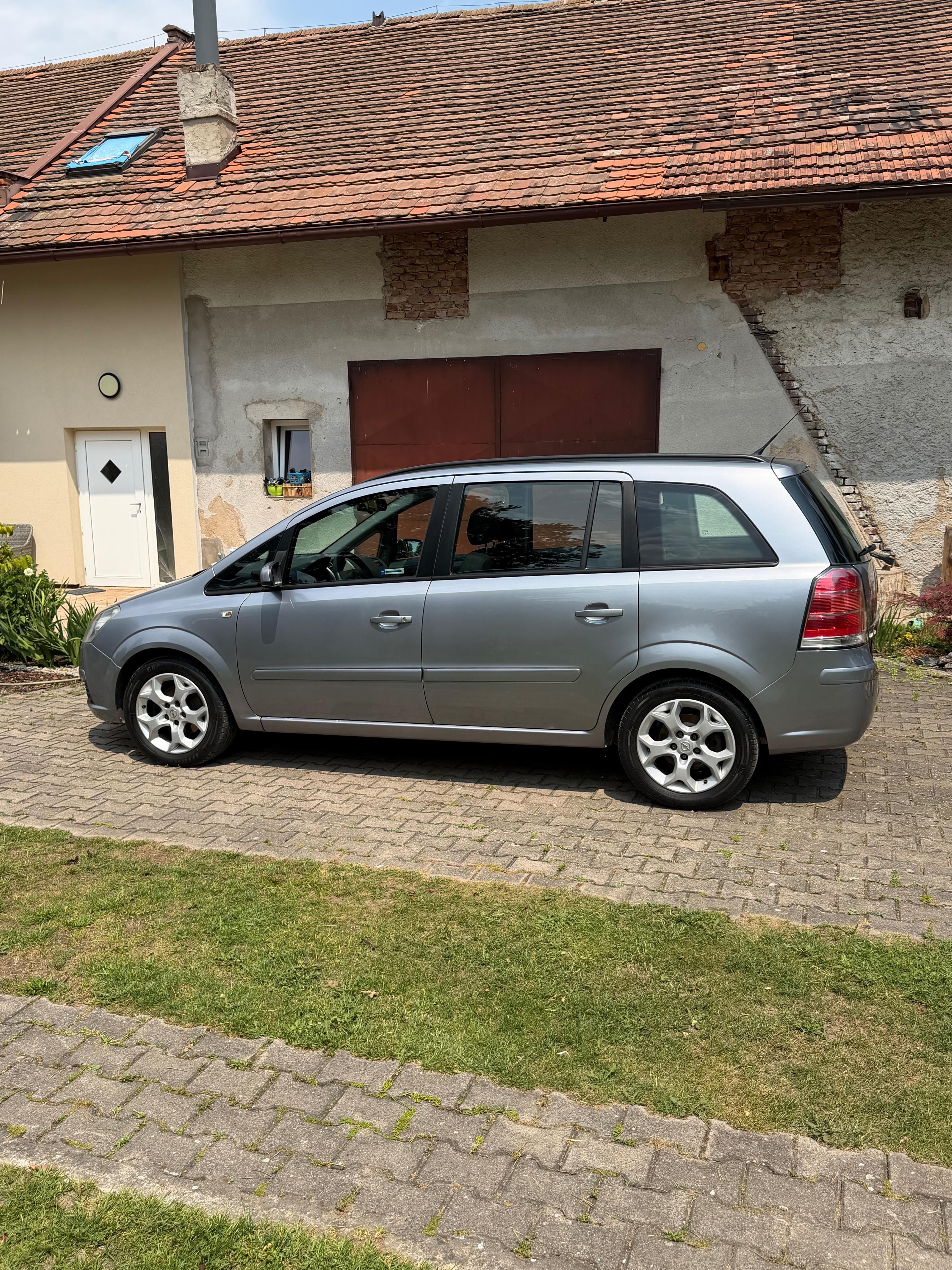 Opel Zafira - fotka 4