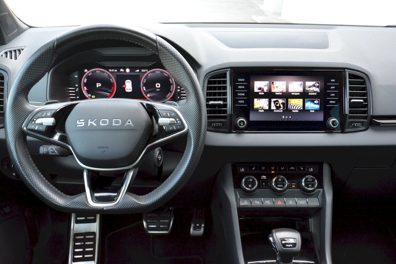 Škoda Karoq, 2.0 TSI 140 KW 4x4 SportLINE D - fotka 5