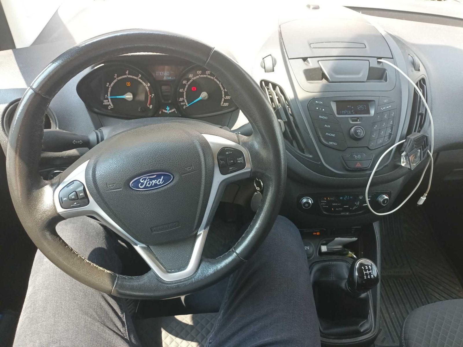 Ford Tourneo Courier, 1.0 EcoBoost, 5Míst, Klima, ČR - fotka 3