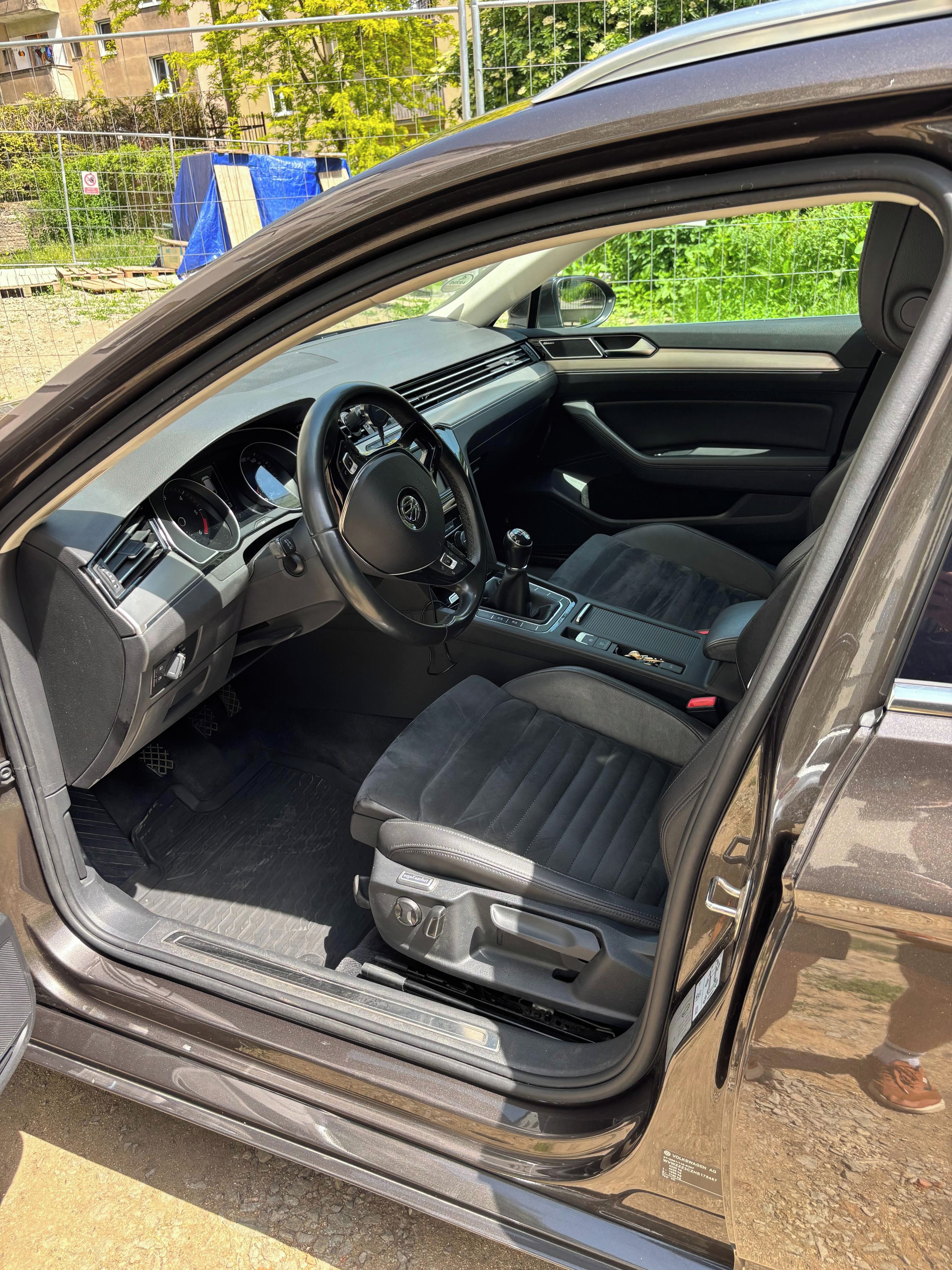 Volkswagen Passat, VW Passat B8 2.0 TDI HighLine - fotka 5