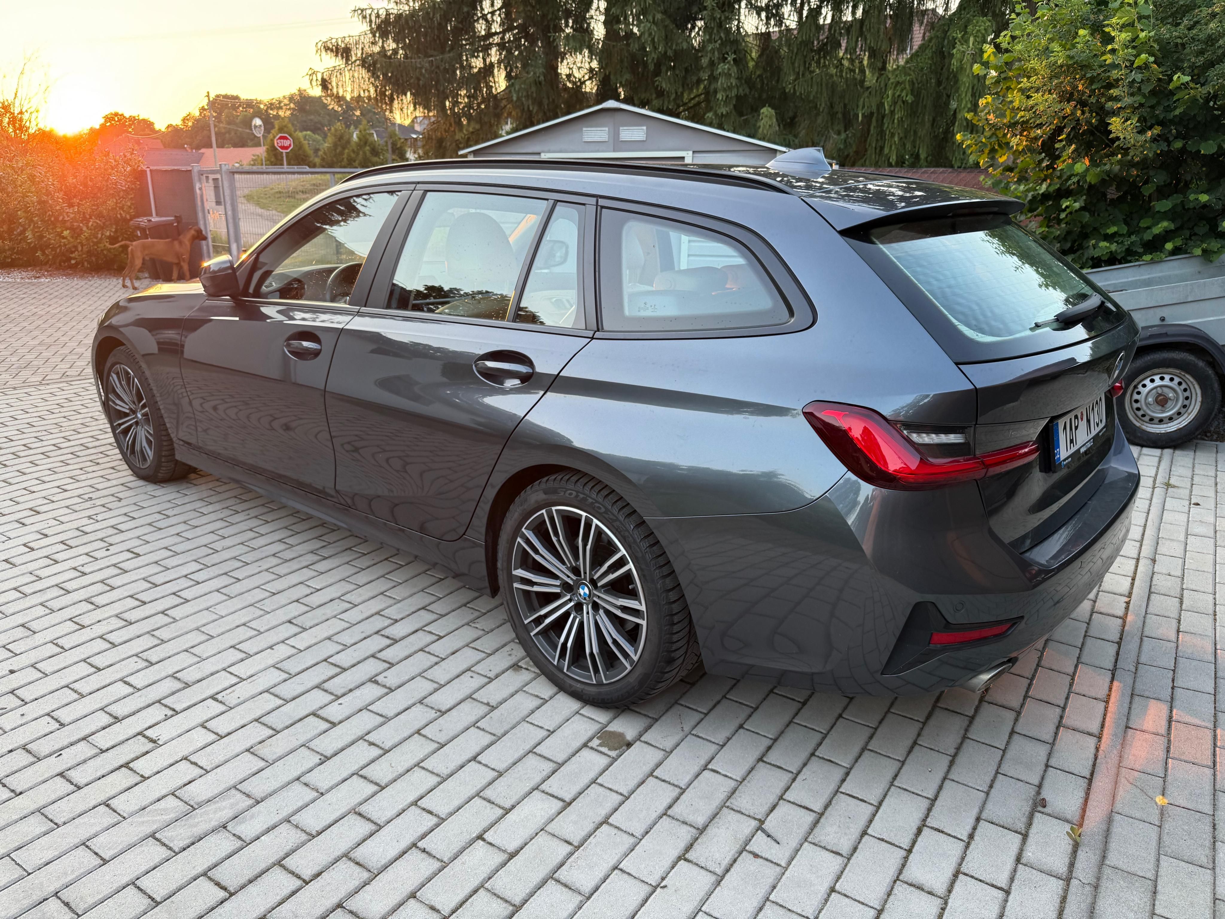 BMW Řada 3, 320i 135KW 8st Automat - fotka 5