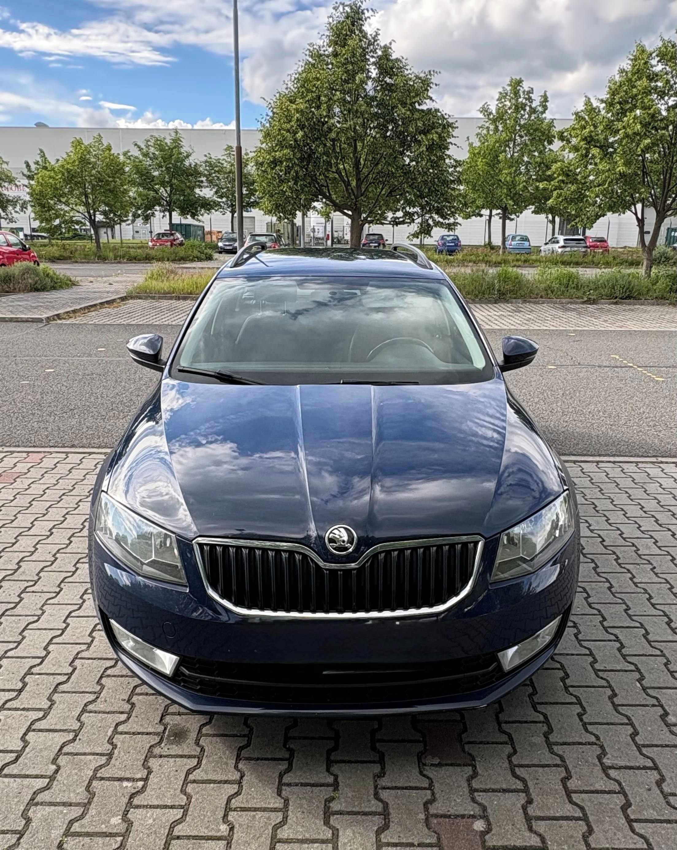 Škoda Octavia, Octavia 1.6 TDI, kombi, tažné - fotka 2