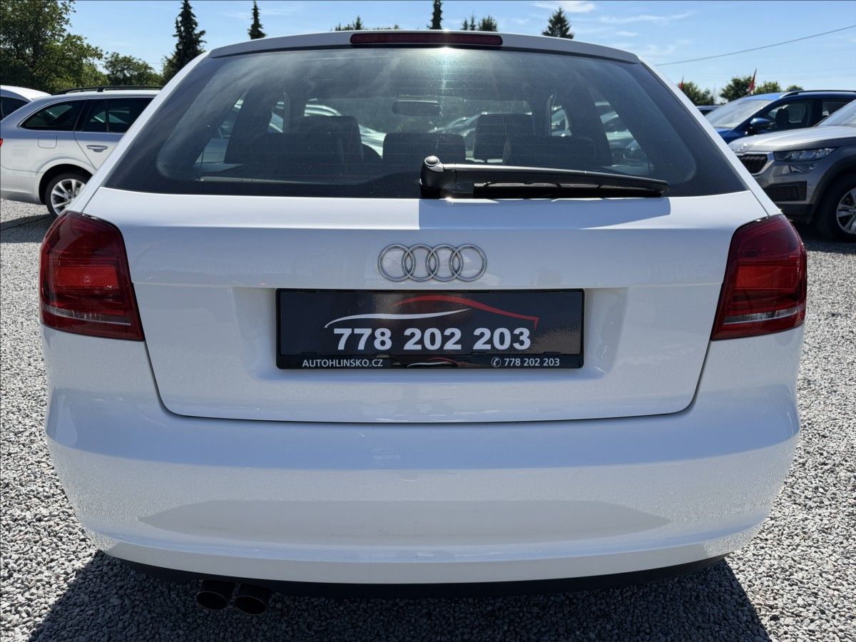 Audi A3, 1,9   TDi 77 kw S-line - fotka 6