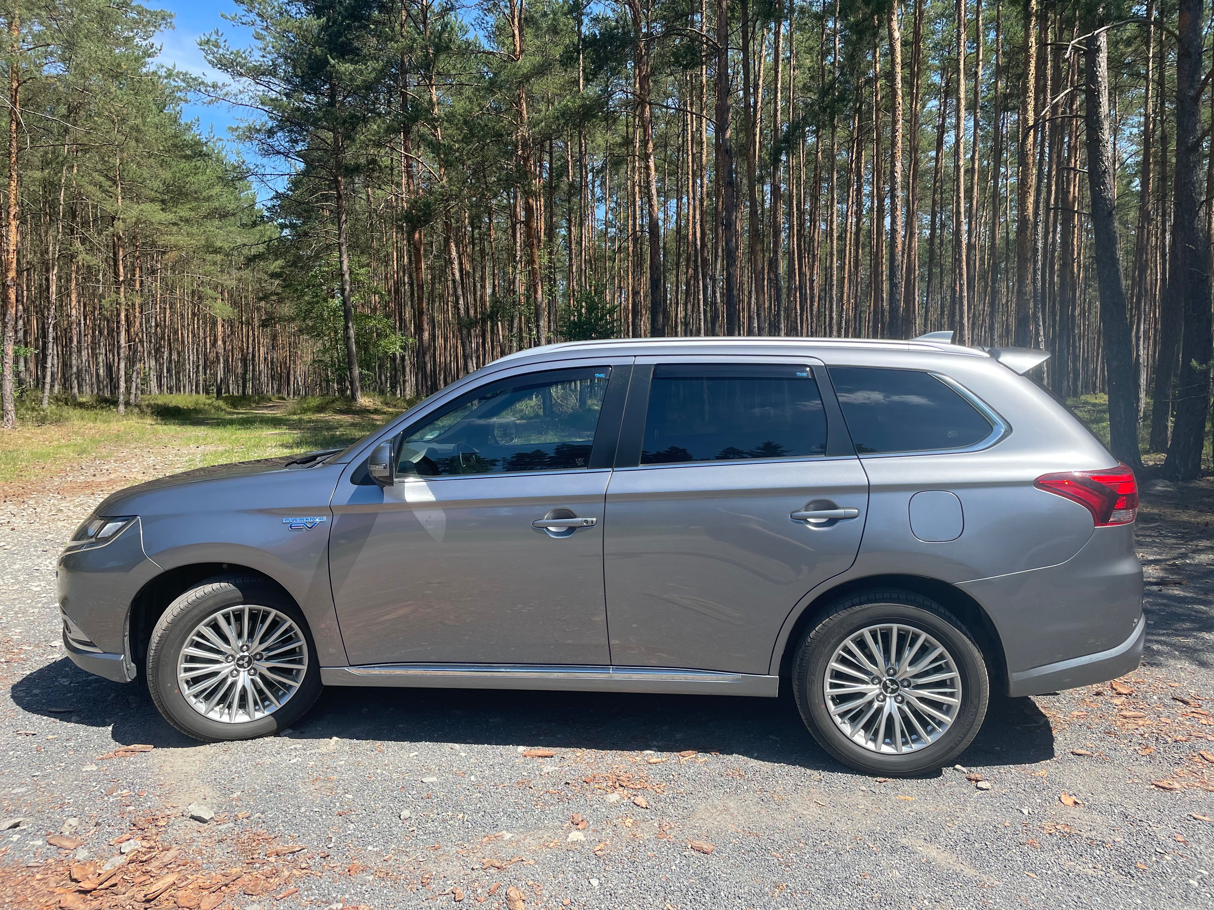 Mitsubishi Outlander, 2,4 PHEV 1.maj. FullLED, 8xalu - fotka 6