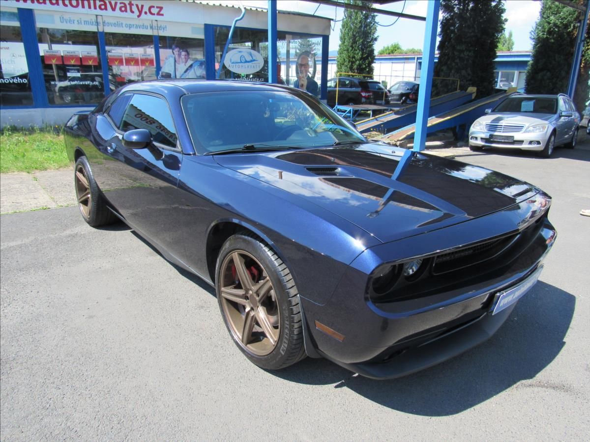 Dodge Challenger, 3,6 L VVT 227kW - fotka 3