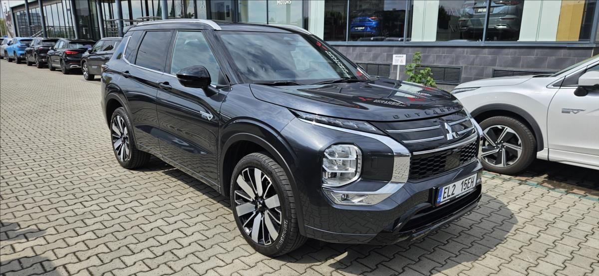 Mitsubishi Outlander, 2,4 PHEV 4x4  INSTYLE - fotka 2