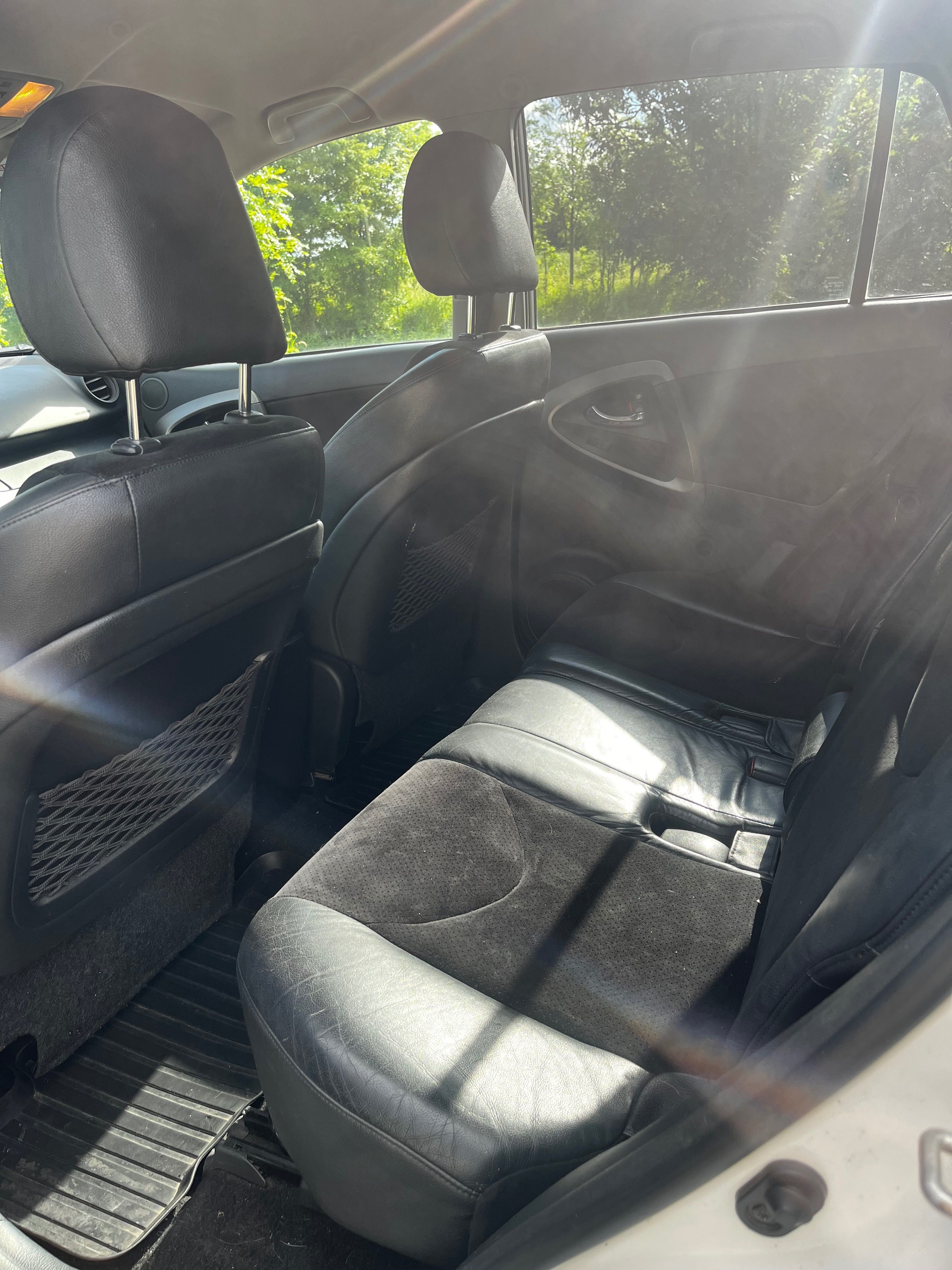 Toyota Rav4, 2011 2.2 110kW - fotka 6