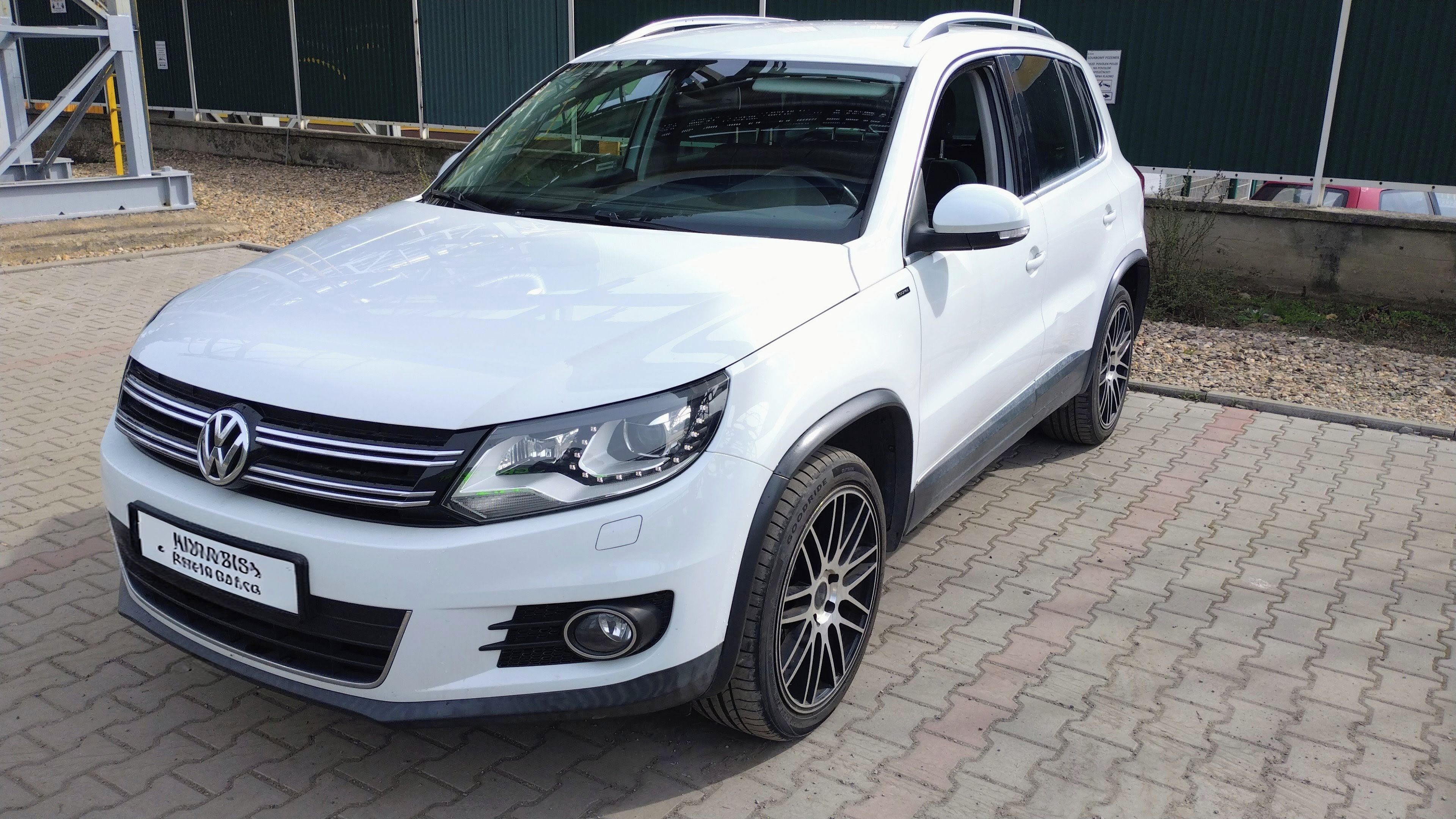Volkswagen Tiguan - fotka 2