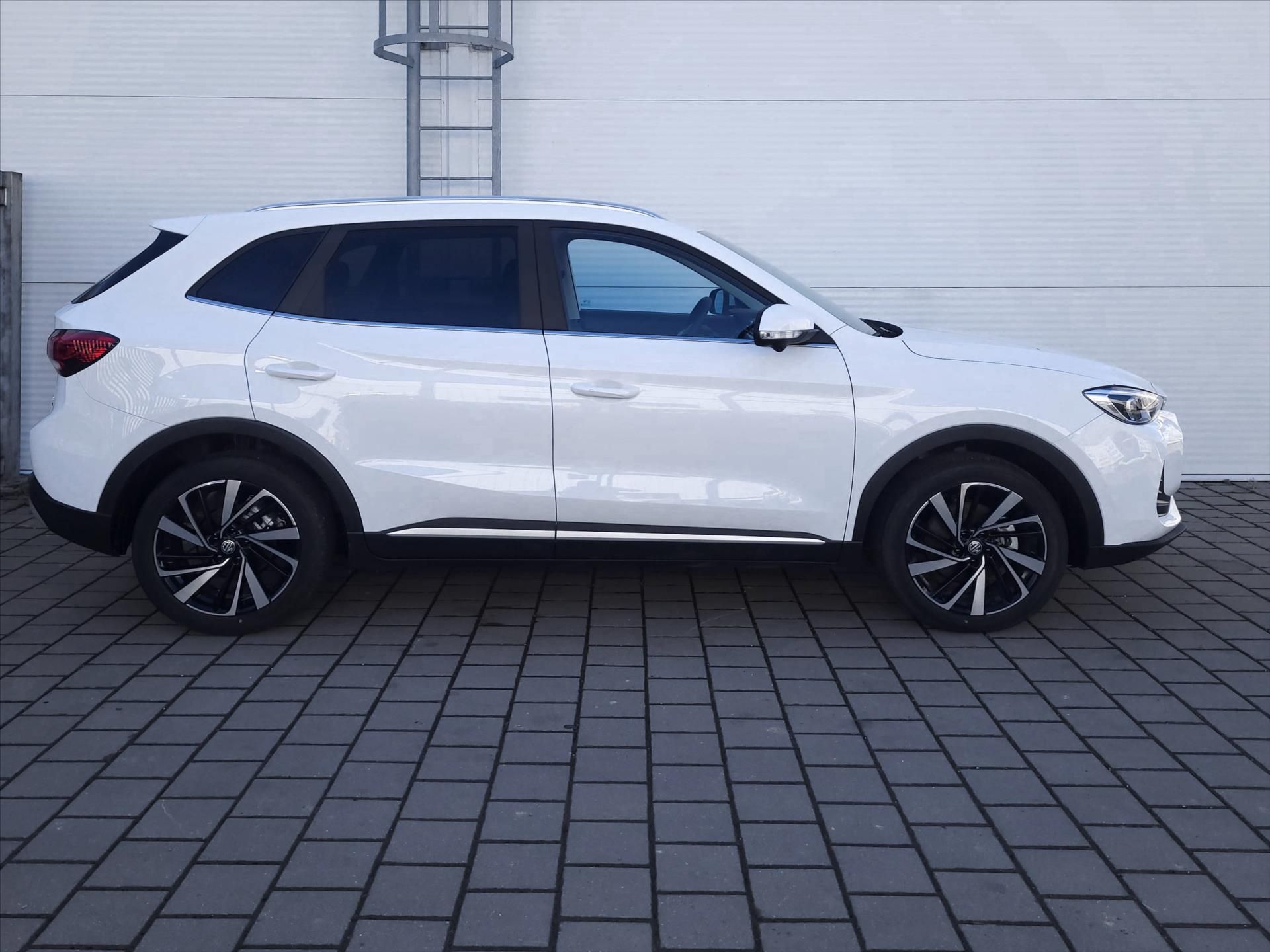 MG ZS, 1,5 HEV 102k 3AT  Exclusive - fotka 3