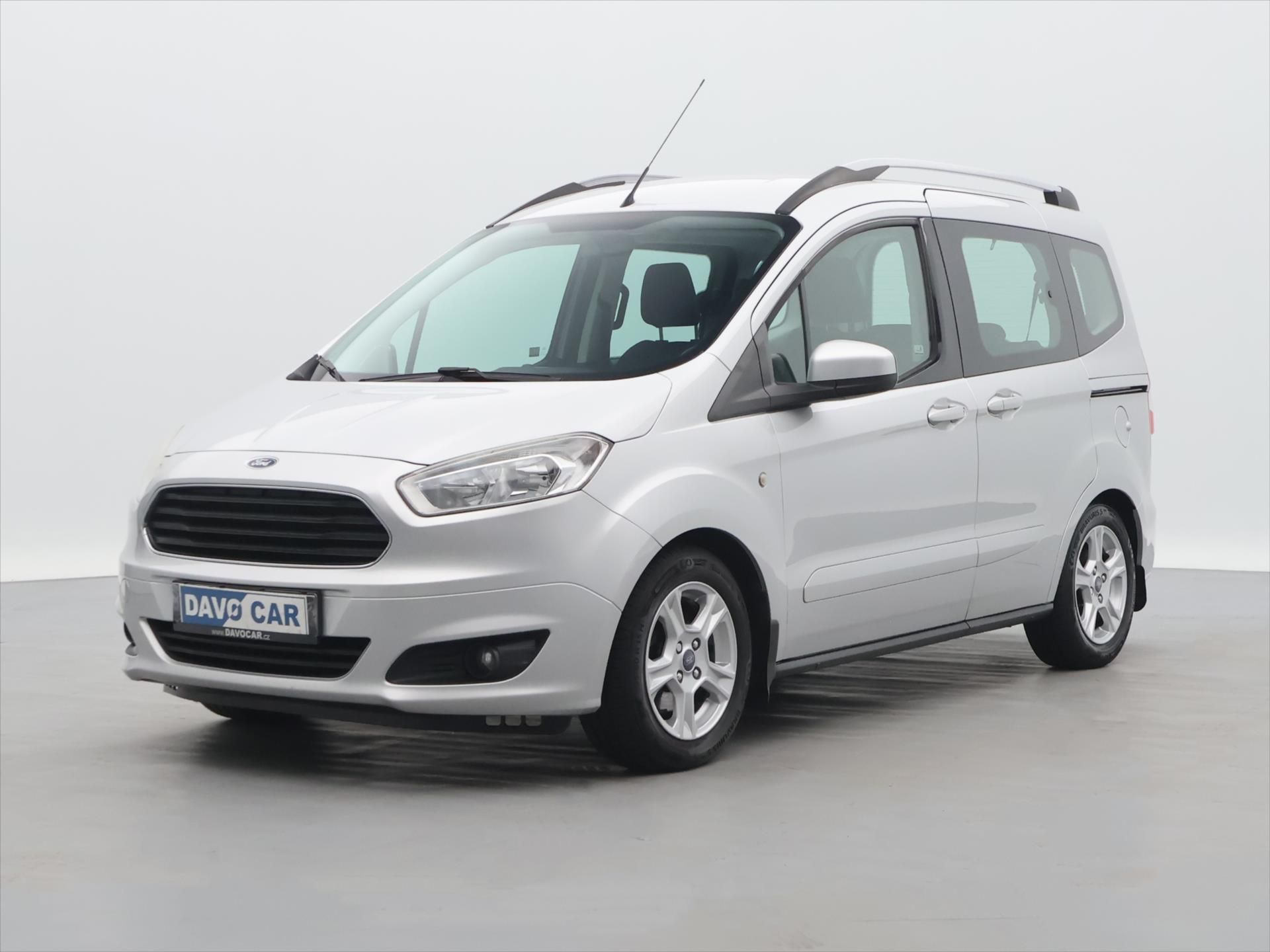 Ford Tourneo Courier, 1,0 I 74KW CZ KLIMA TAŽNÝ - fotka 3
