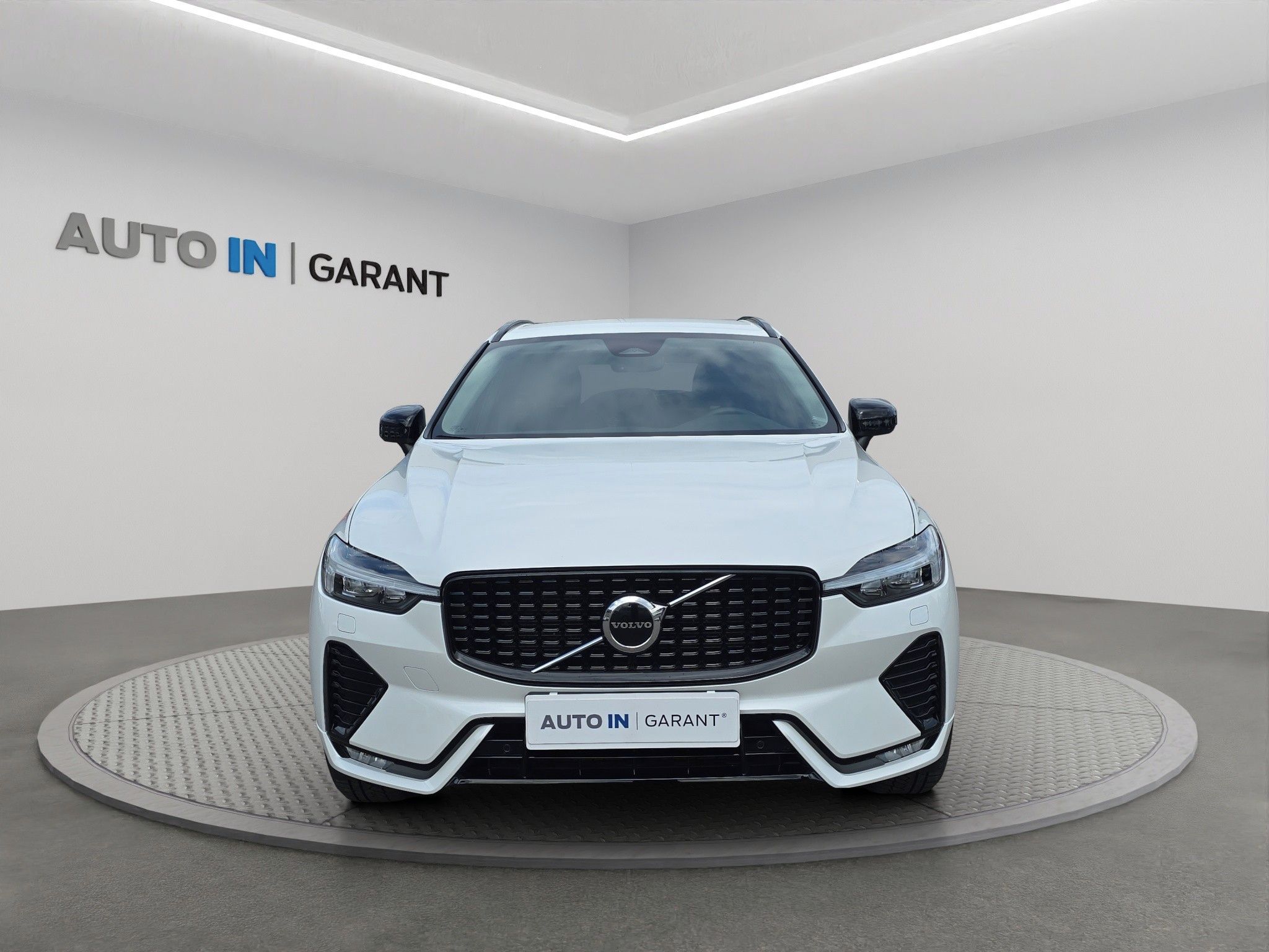 Volvo EX60, B5 AWD 2.0 MHEV 184kW, ČR, 1 M - fotka 2
