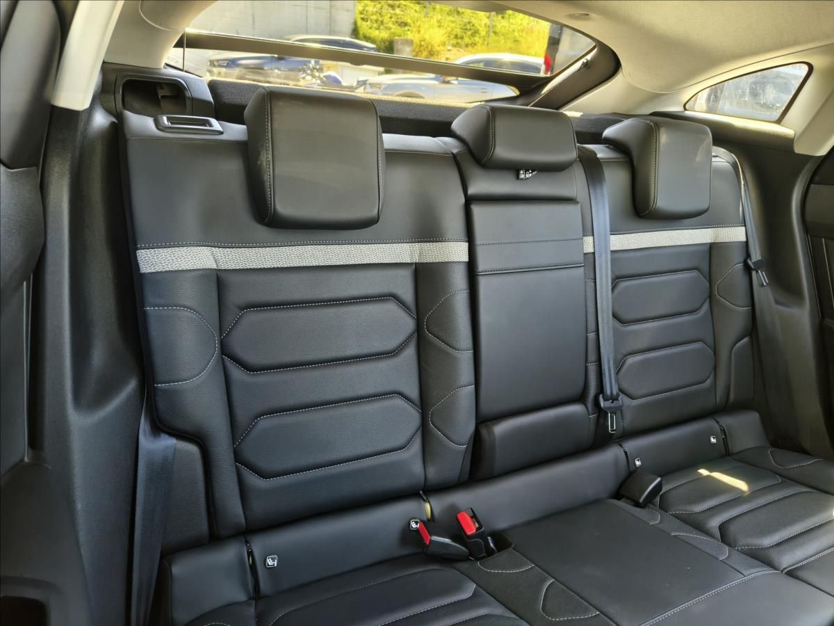 Citroën C4, 1,5   SHINE Pack - fotka 5