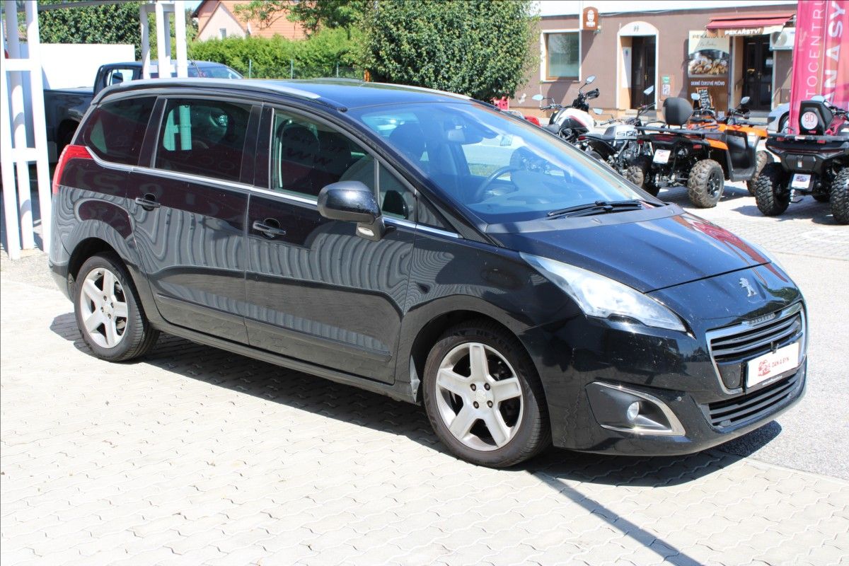 Peugeot 5008, 2,0 HDI 120kW 7 míst - fotka 2