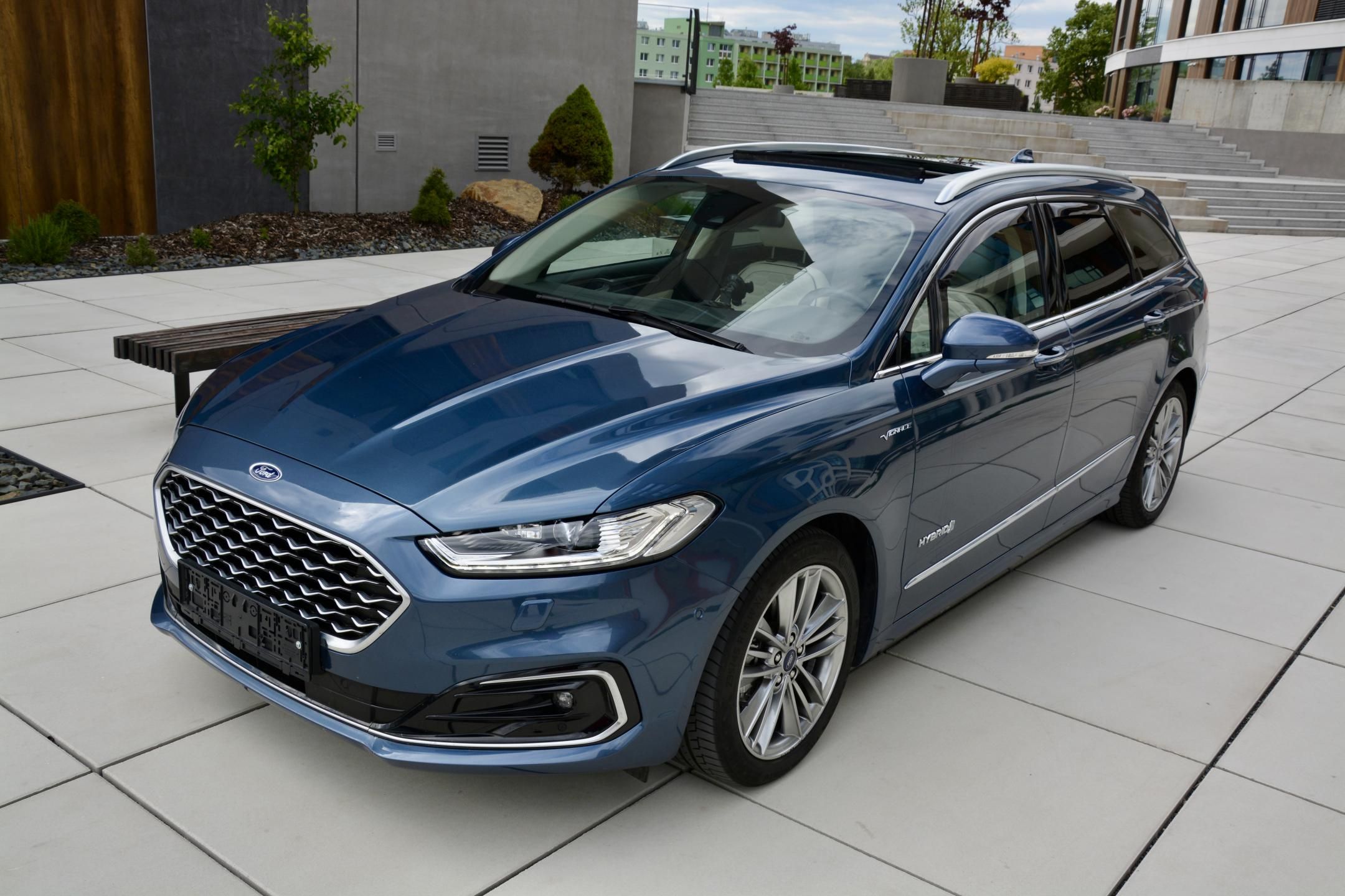 Ford Mondeo, 2.0 Hybrid VGNALE PANORAMA 1 M - fotka 2