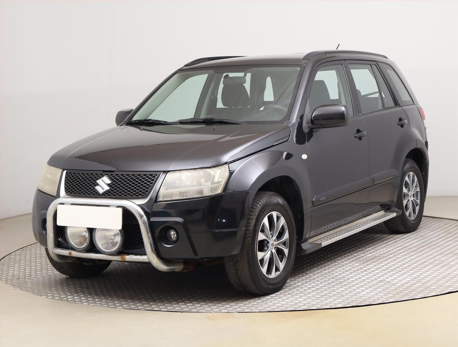 Suzuki Grand Vitara, 2.0, 4X4, Park. senzory - fotka 2