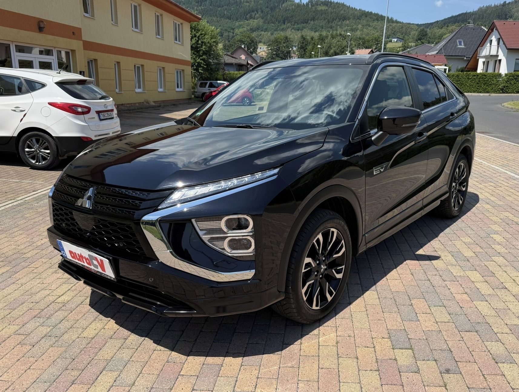 Mitsubishi Eclipse Cross, 2.4 PHEV 138kW 4x4 ZÁRUKA - fotka 2