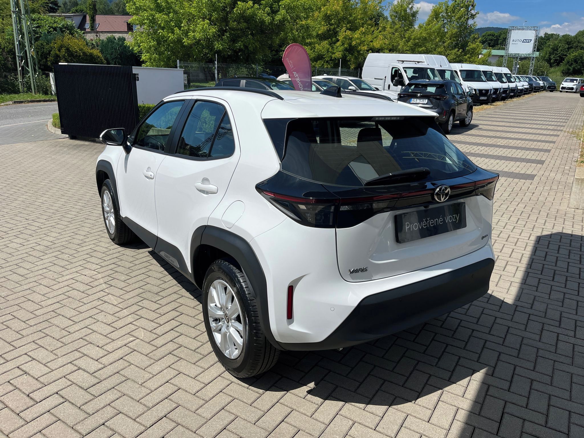 Toyota Yaris Cross, 1.5 Hybrid e-CVT Comfort - fotka 4