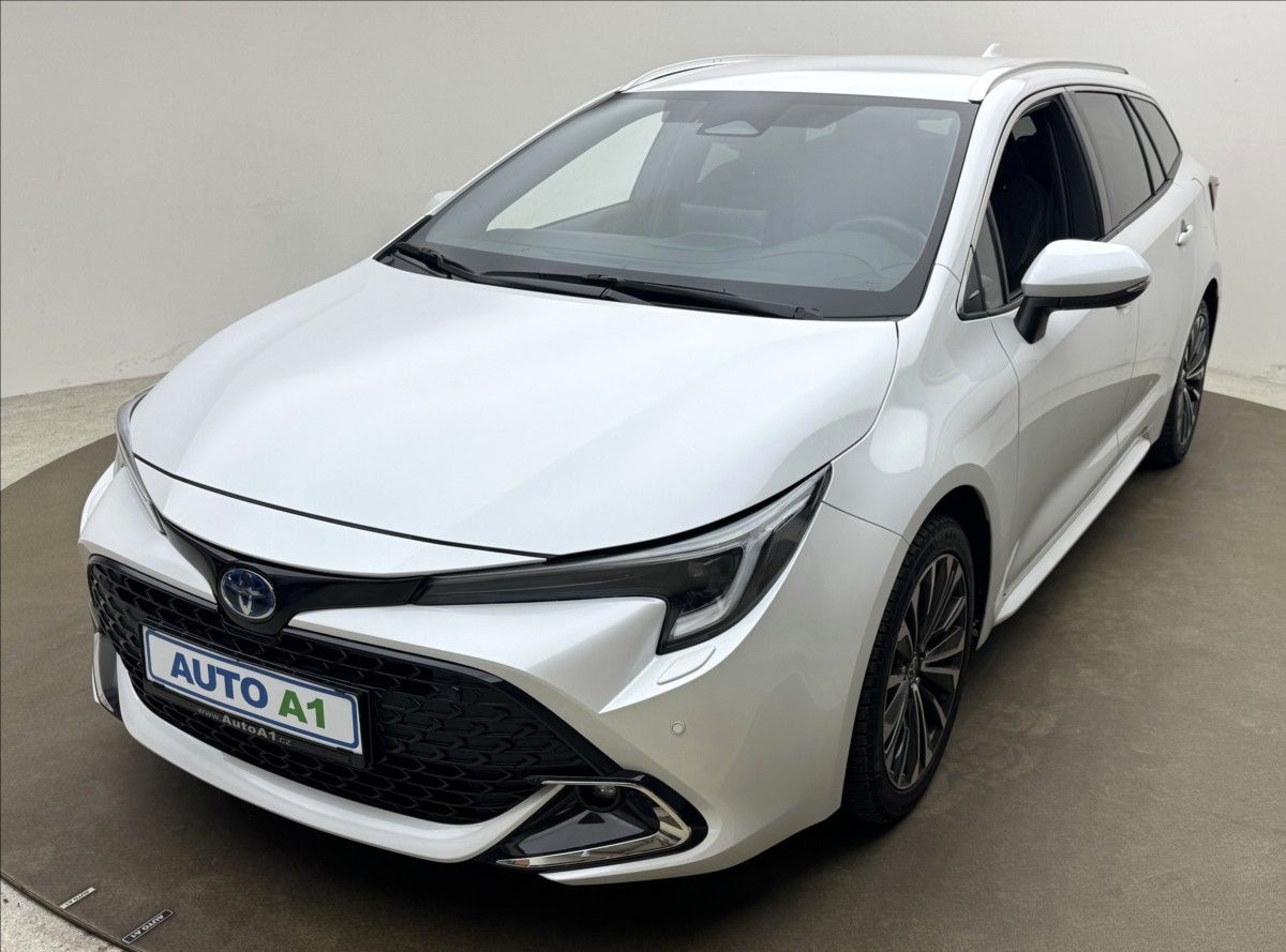 Toyota Corolla, 1,8 HYBRID STYLE ACC 1.MAJ ČR