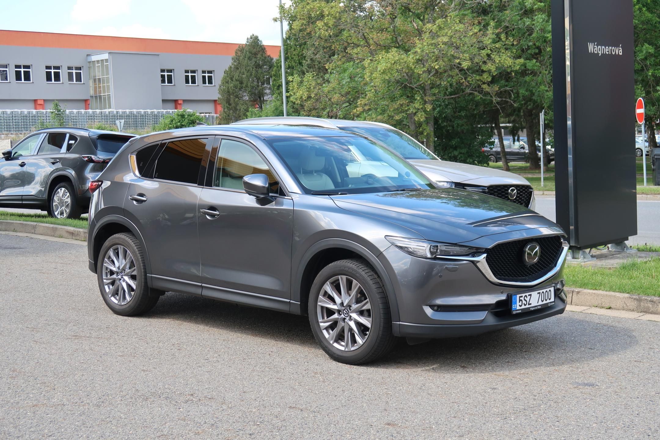 Mazda CX-5, 2,5 G194 AWD AT bílá kůže,tažn - fotka 2