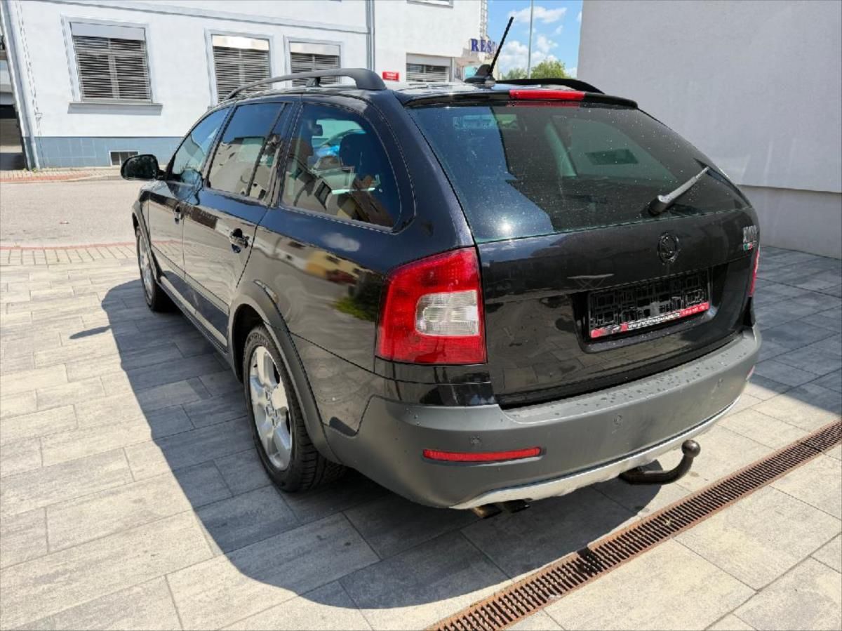 Škoda Octavia, 2,0 TDI  103 kw  Scout 4x4 - fotka 4