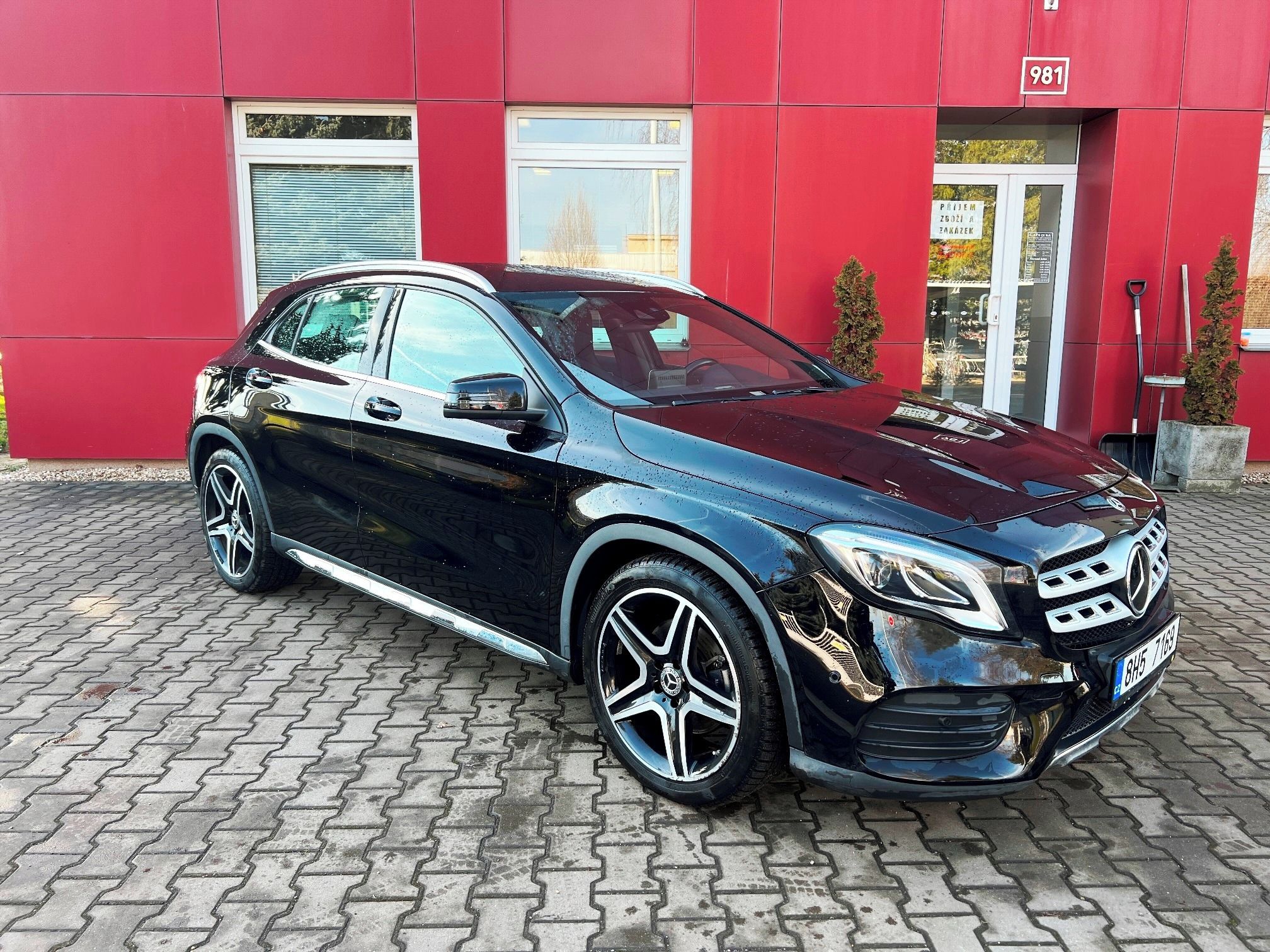 Mercedes-Benz GLA - fotka 4