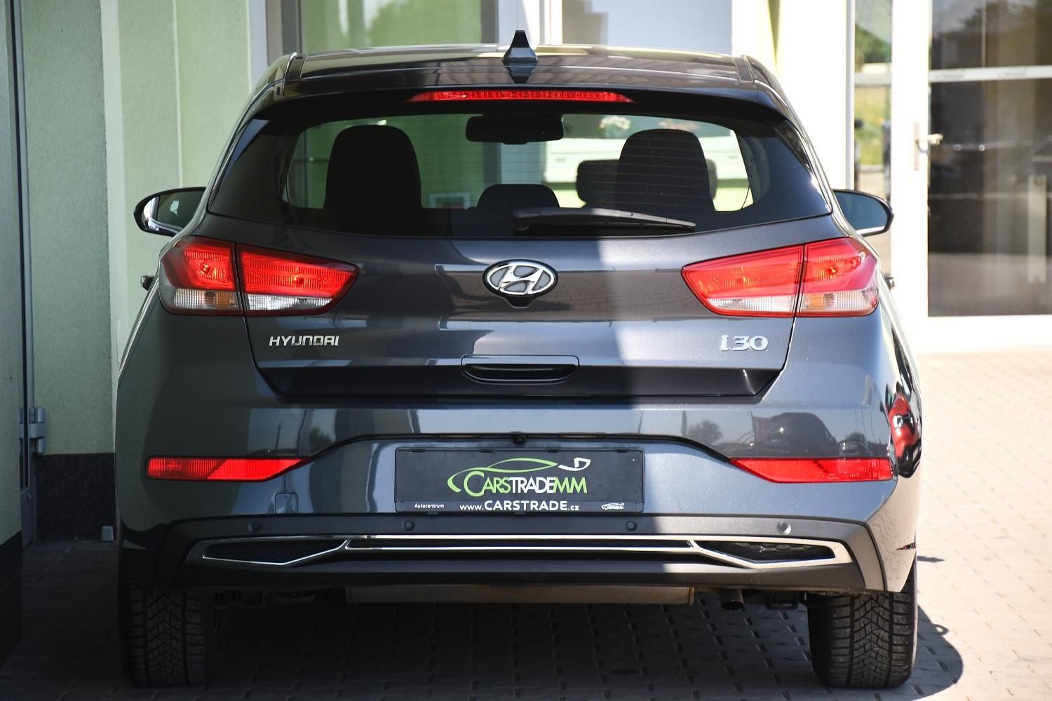Hyundai i30, 1,0T-GDi FAMILY SMART DCT ČR - fotka 4