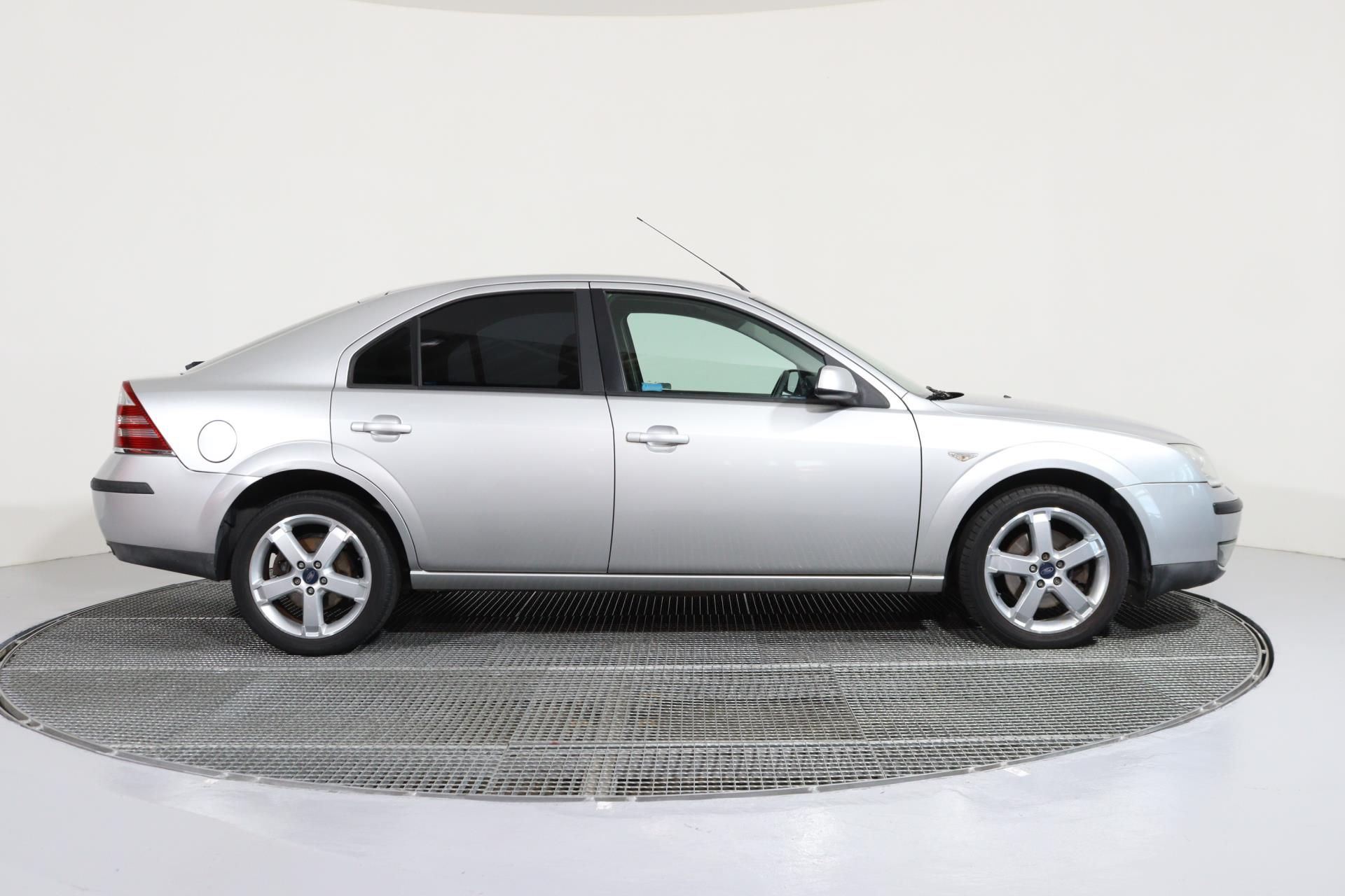 Ford Mondeo, 2.0i 107kw - fotka 3