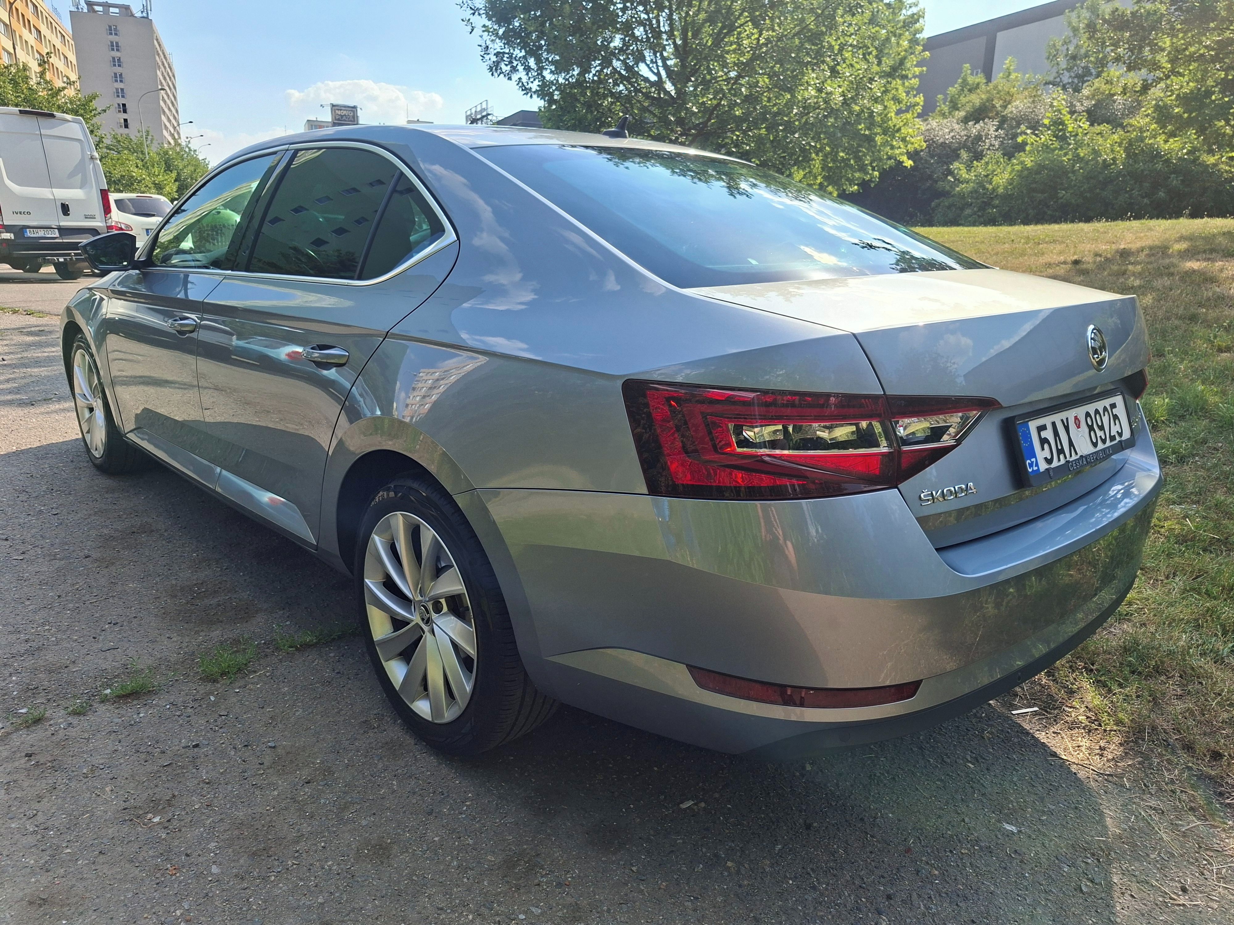 Škoda Superb, 2.0 TDI, 110kW, Style, DSG - fotka 5