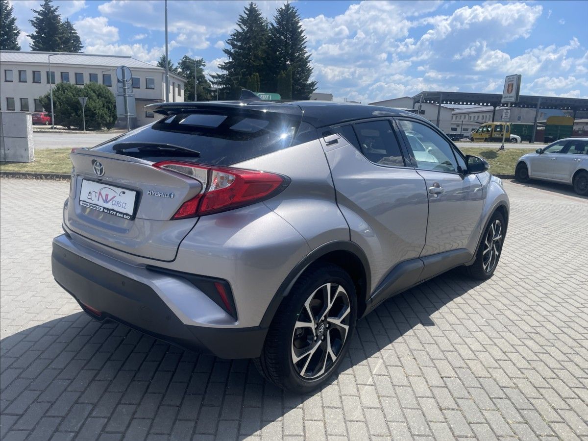 Toyota C-HR, 1,8 i 73kw Hybrid CVT - fotka 4