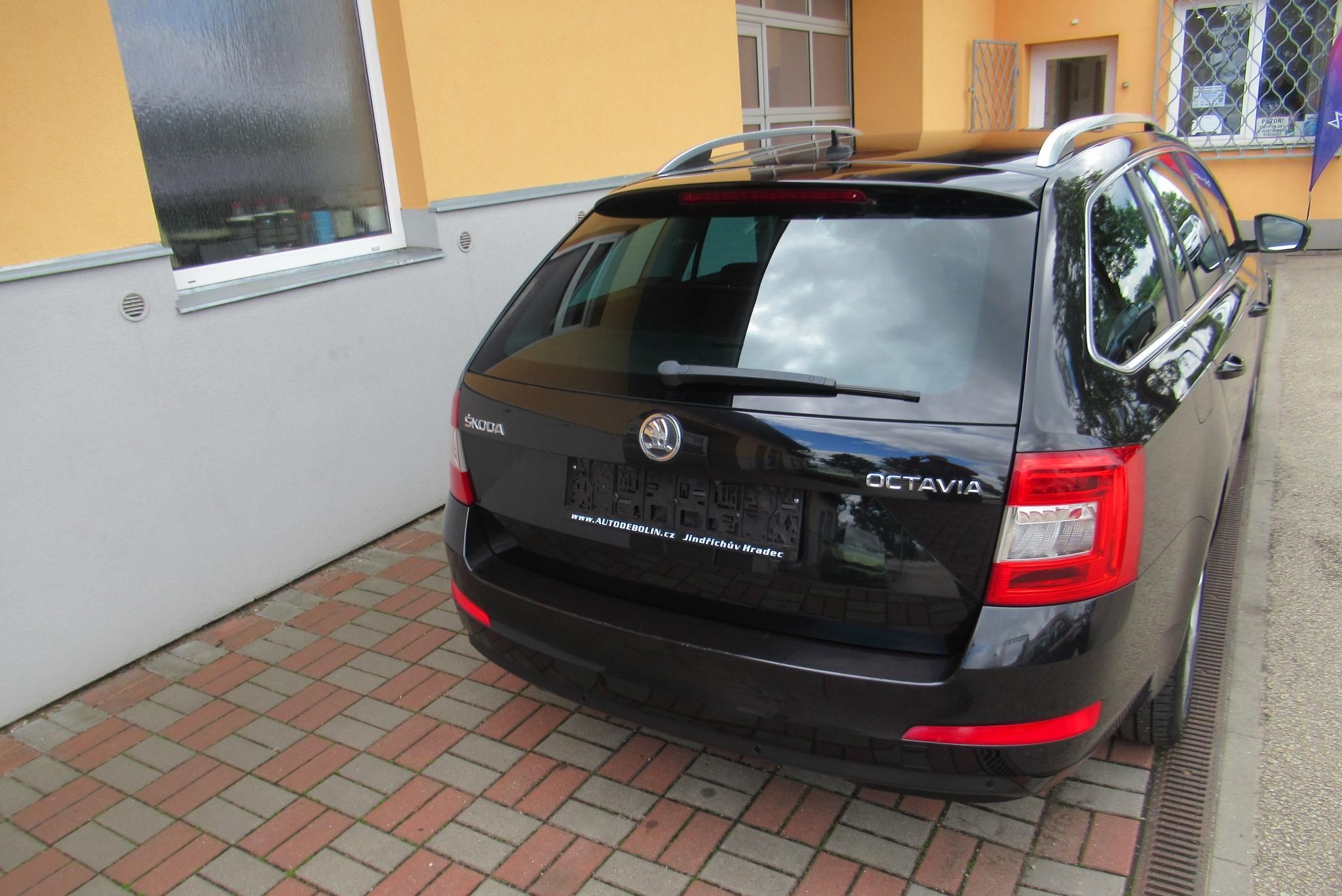 Škoda Octavia, 2.0 TDi AUT. KLIMA SADA KOL - fotka 4