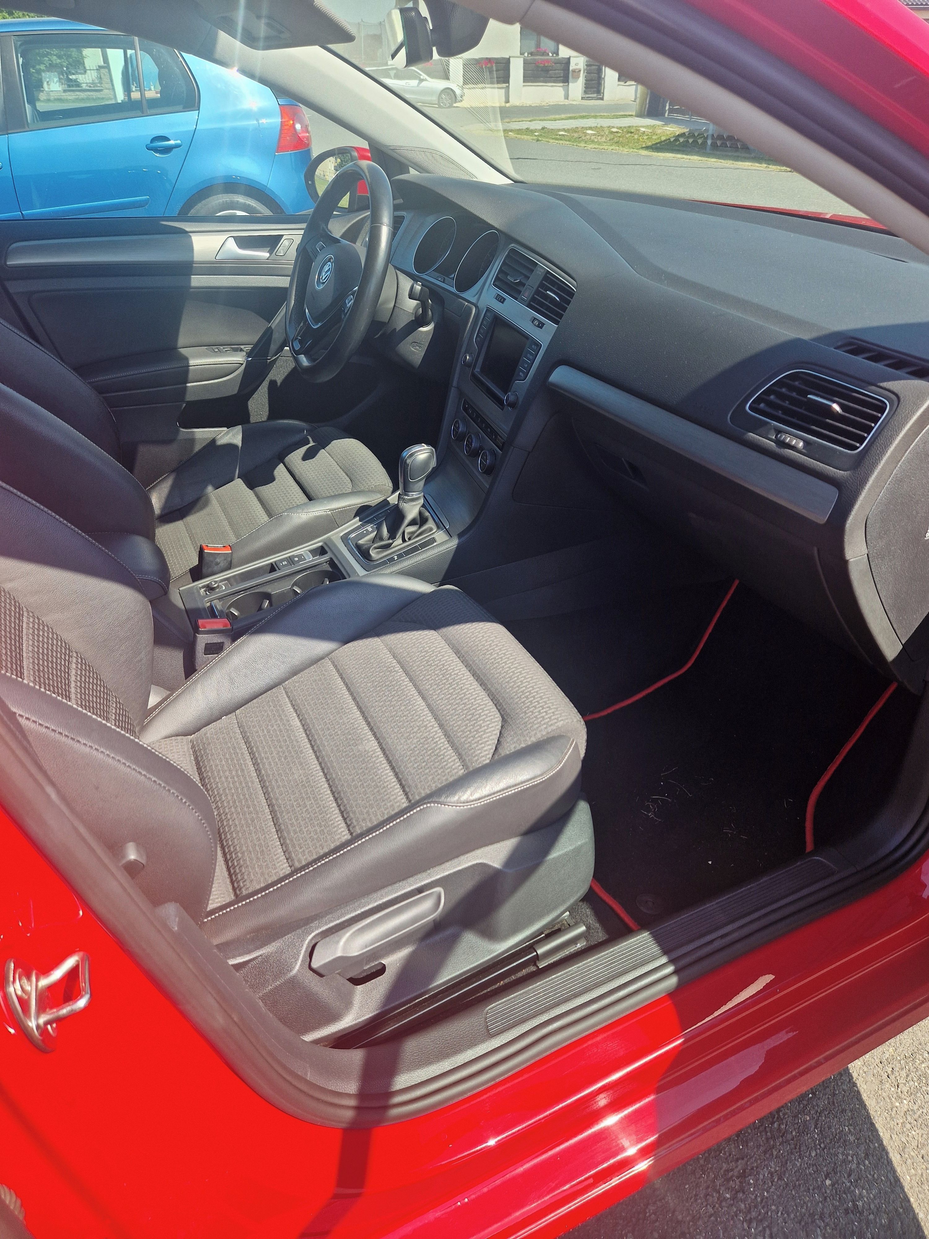 Volkswagen Golf, 1,4 TSI (92kW) DSG plný servis - fotka 4