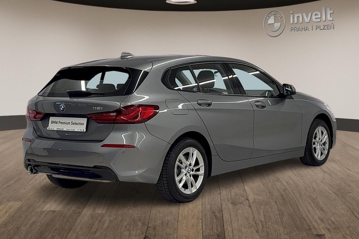 BMW Řada 1, 118i - fotka 3