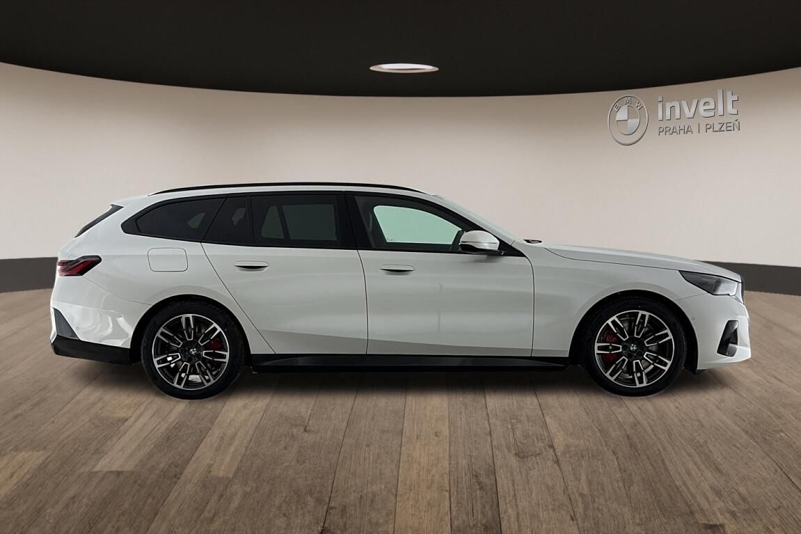 BMW Řada 5, 540d xDrive Touring - fotka 2