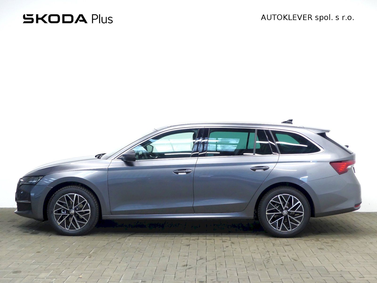 Škoda Octavia, Top Selection DSG 2.0TDI 110kW - fotka 3