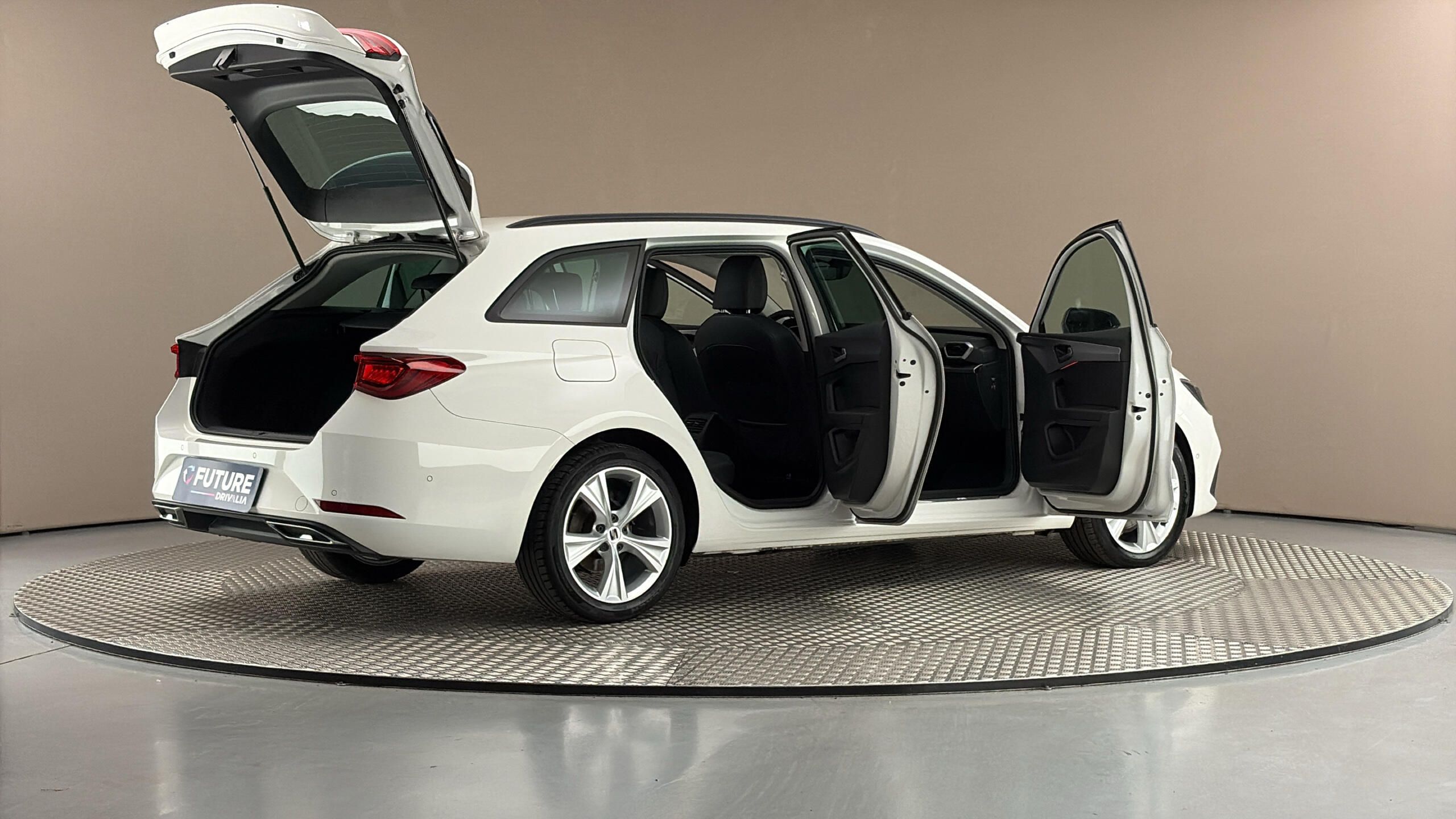 Seat Leon, 2.0 TDI DSG FR Sportstourer - fotka 6
