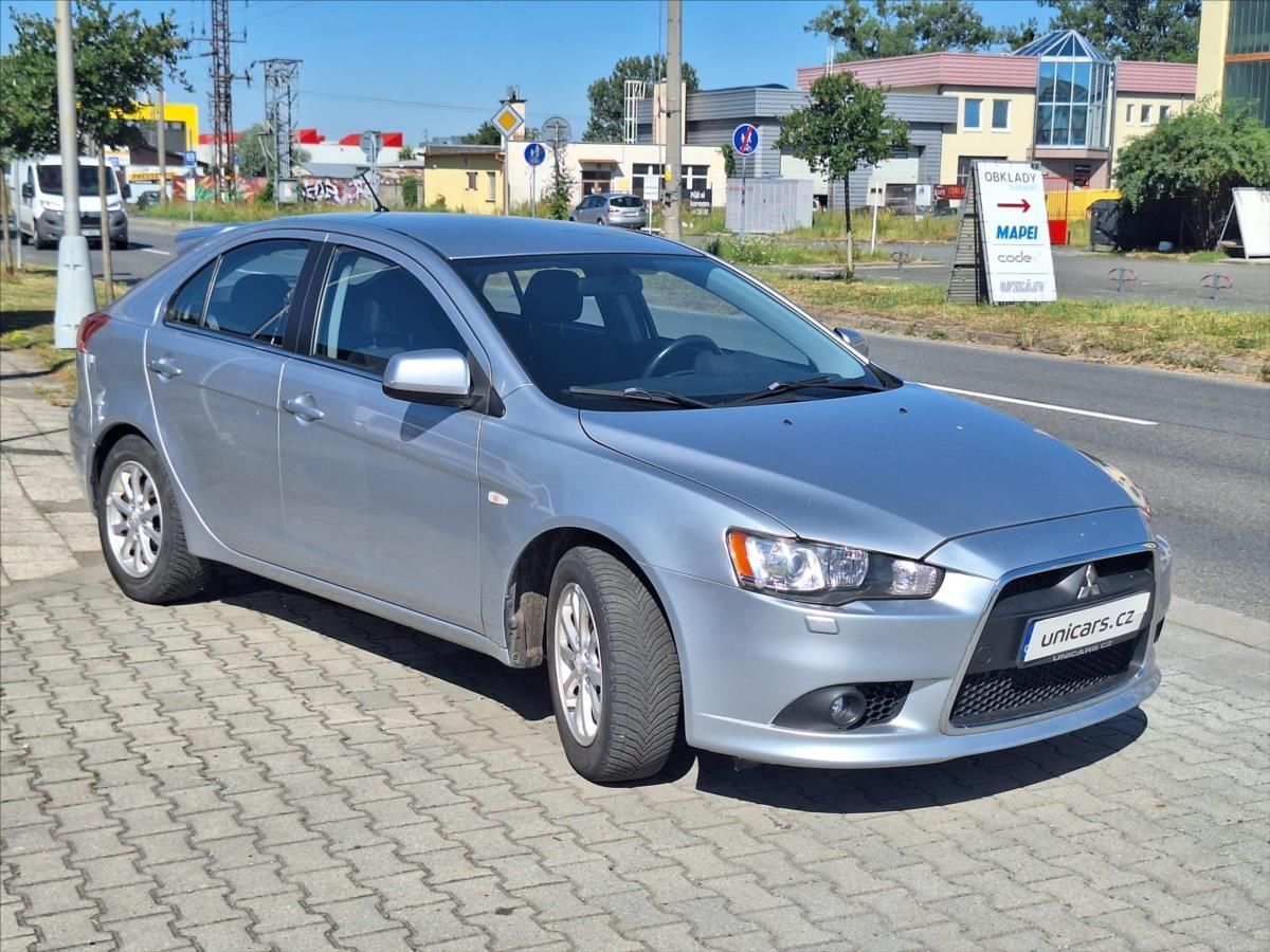 Mitsubishi Lancer, 1,6   poctivý komplet servis - fotka 3